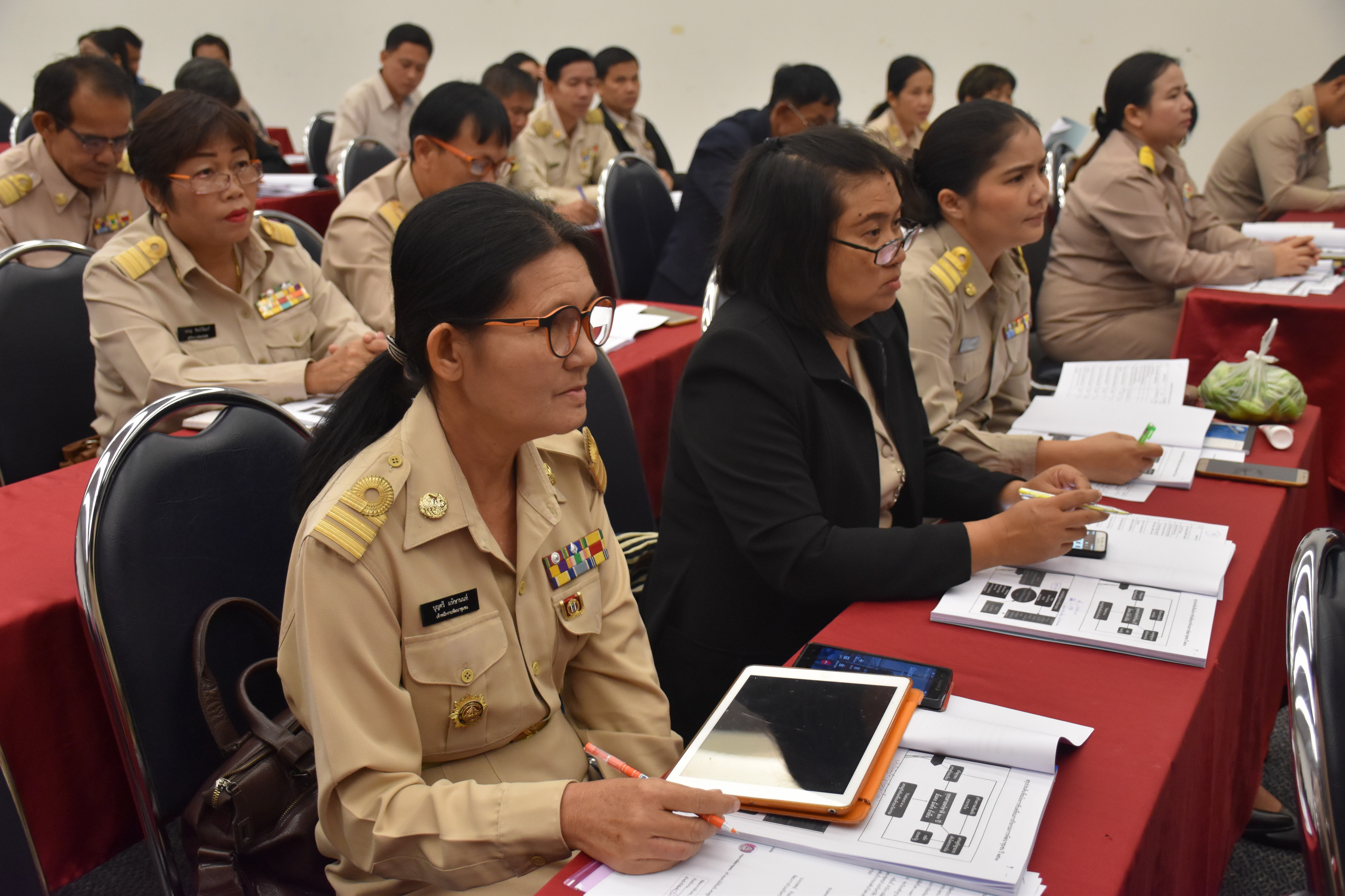 6 พฤศจิกายน 2560 เวลา 09.00 น. สำนักงานพัฒนาชุมชนจังหวัดมหาสารคาม จัดโครงการประชุมเชิงปฏิบัติการมอบนโยบายเพื่อเพิ่มประสิทธิภาพการขับเคลื่อนยุทธศาสตร์ กรมการพัฒนาชุมชน ประจำปีงบประมาณ พ.ศ.2561