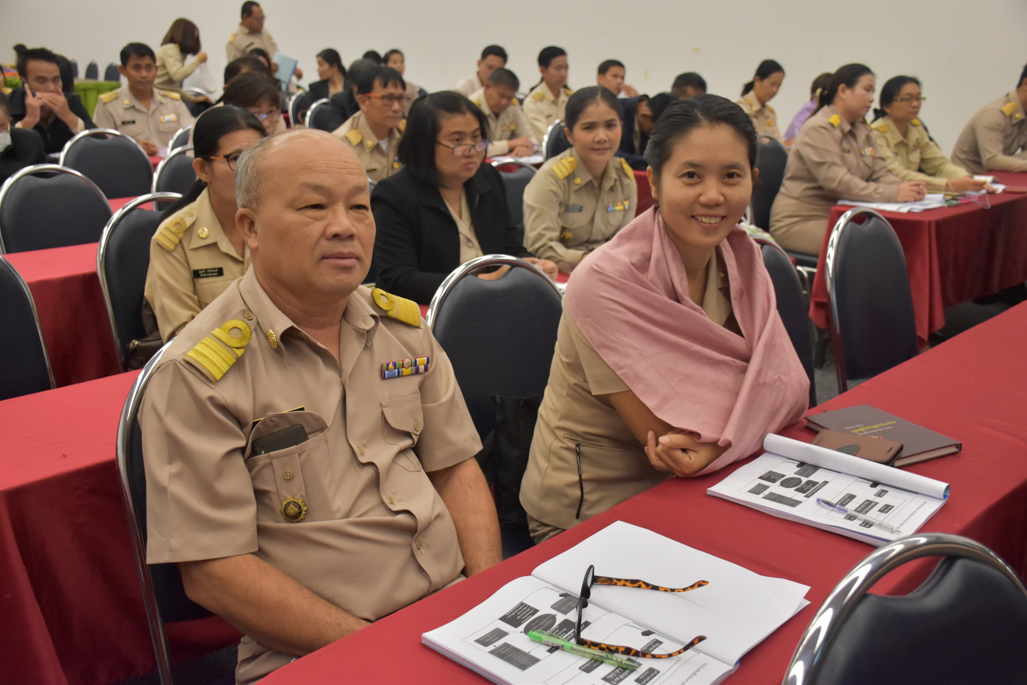 6 พฤศจิกายน 2560 เวลา 09.00 น. สำนักงานพัฒนาชุมชนจังหวัดมหาสารคาม จัดโครงการประชุมเชิงปฏิบัติการมอบนโยบายเพื่อเพิ่มประสิทธิภาพการขับเคลื่อนยุทธศาสตร์ กรมการพัฒนาชุมชน ประจำปีงบประมาณ พ.ศ.2561