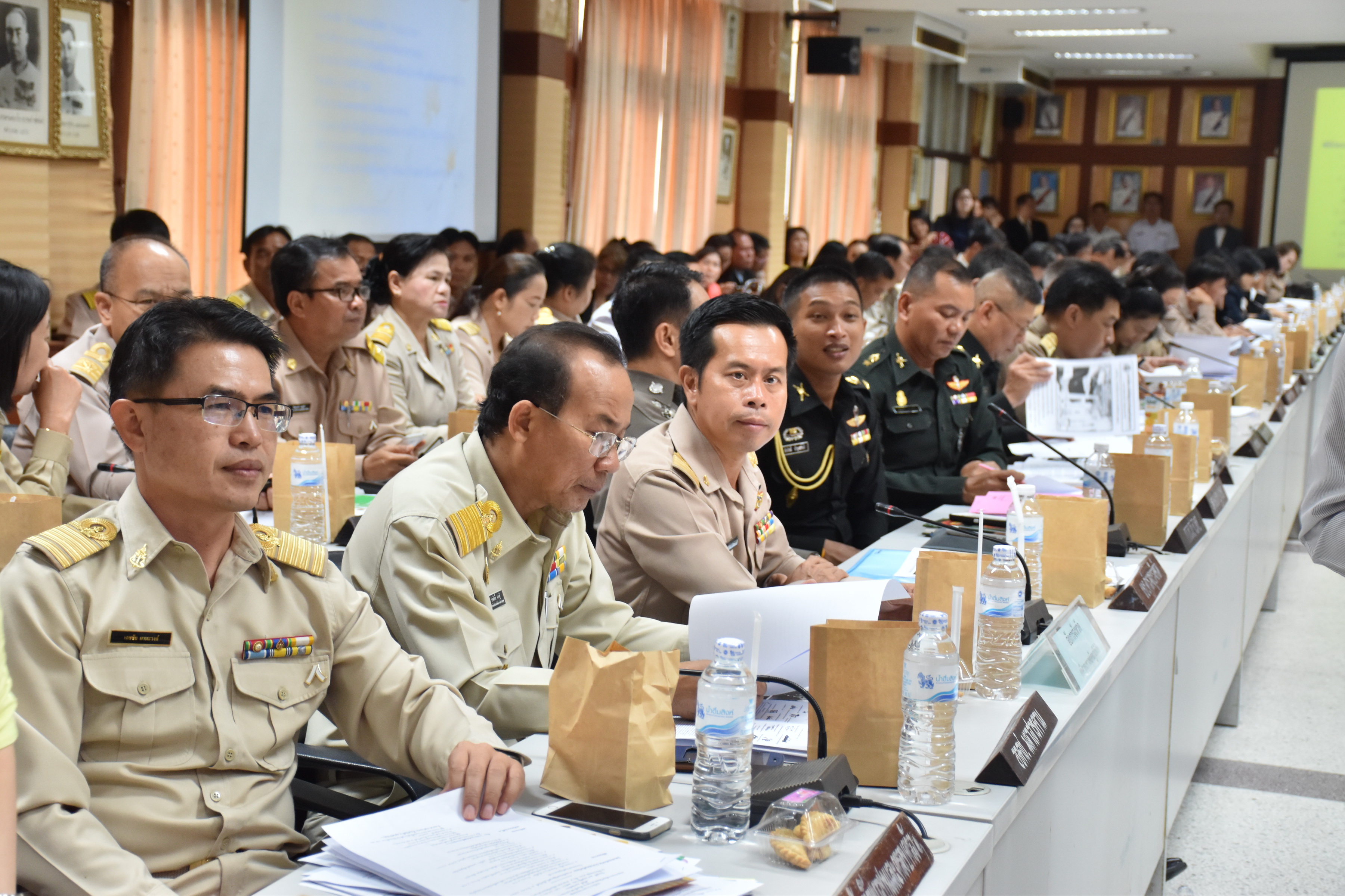29 พฤศจิกายน 2560 การประชุมคณะกรมการจังหวัดมหาสารคาม หัวหน้าส่วนราชการ นายอำเภอ ประจำเดือนพฤศจิกายน 2560