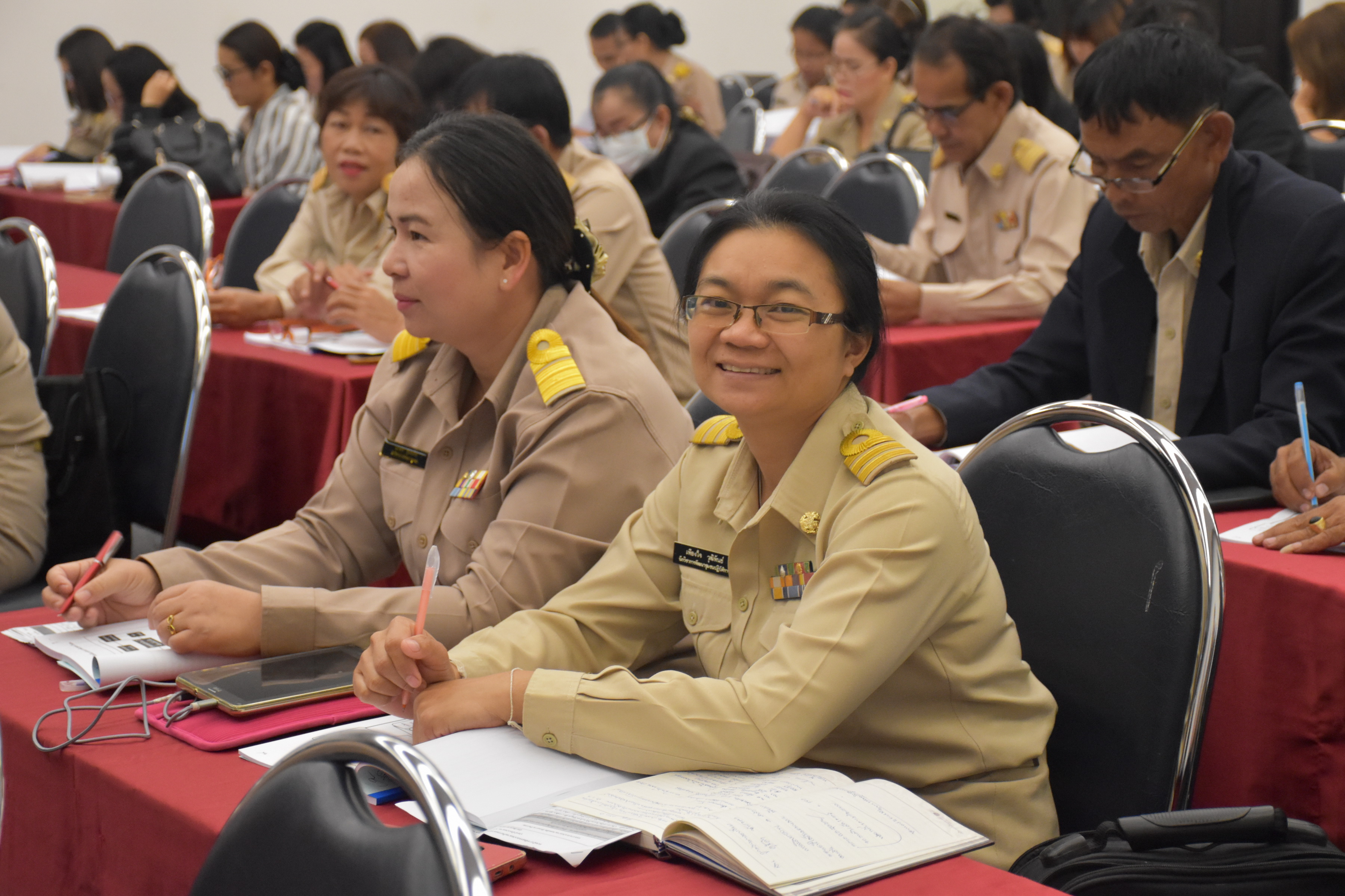 6 พฤศจิกายน 2560 เวลา 09.00 น. สำนักงานพัฒนาชุมชนจังหวัดมหาสารคาม จัดโครงการประชุมเชิงปฏิบัติการมอบนโยบายเพื่อเพิ่มประสิทธิภาพการขับเคลื่อนยุทธศาสตร์ กรมการพัฒนาชุมชน ประจำปีงบประมาณ พ.ศ.2561
