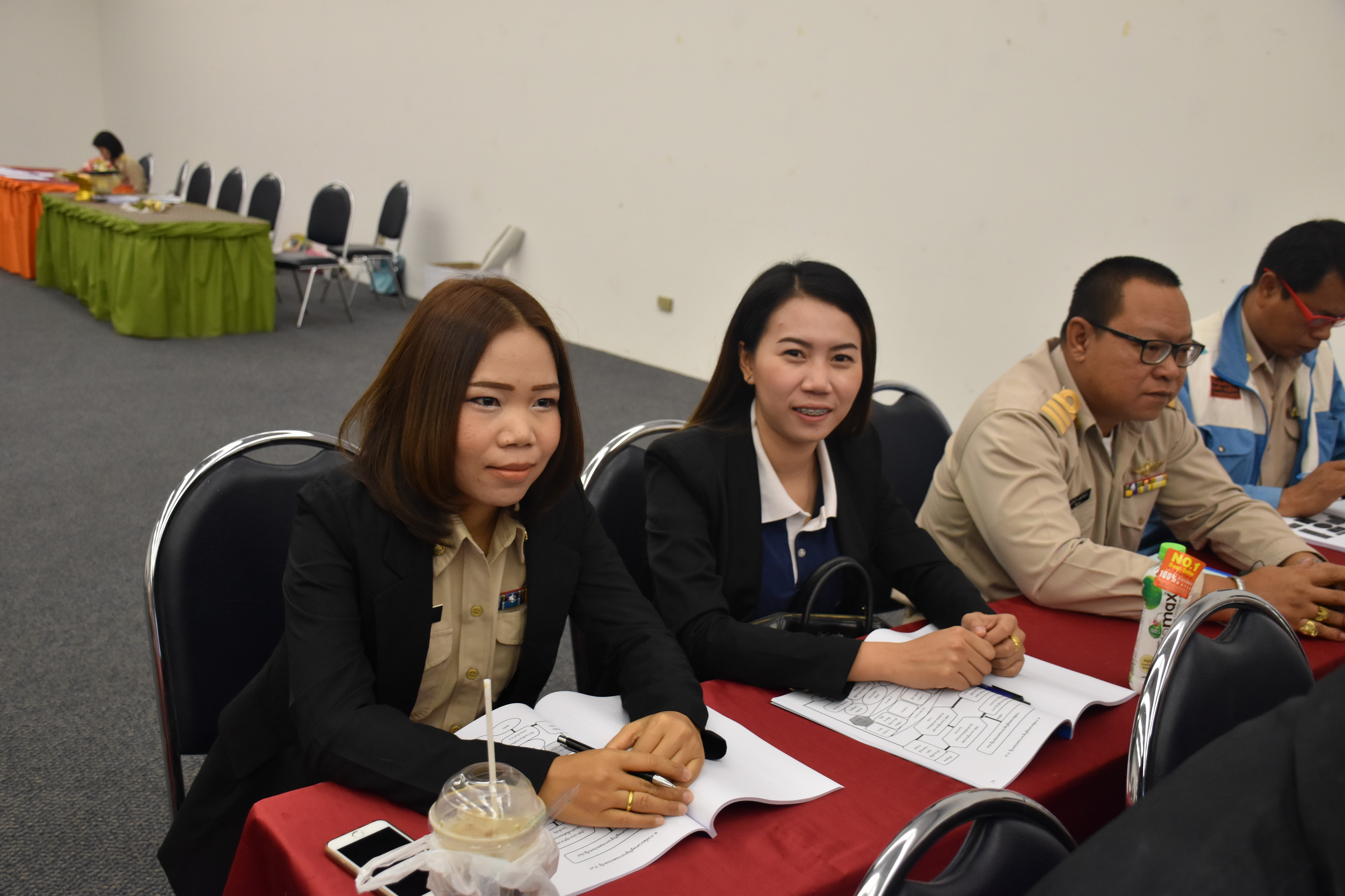 6 พฤศจิกายน 2560 เวลา 09.00 น. สำนักงานพัฒนาชุมชนจังหวัดมหาสารคาม จัดโครงการประชุมเชิงปฏิบัติการมอบนโยบายเพื่อเพิ่มประสิทธิภาพการขับเคลื่อนยุทธศาสตร์ กรมการพัฒนาชุมชน ประจำปีงบประมาณ พ.ศ.2561