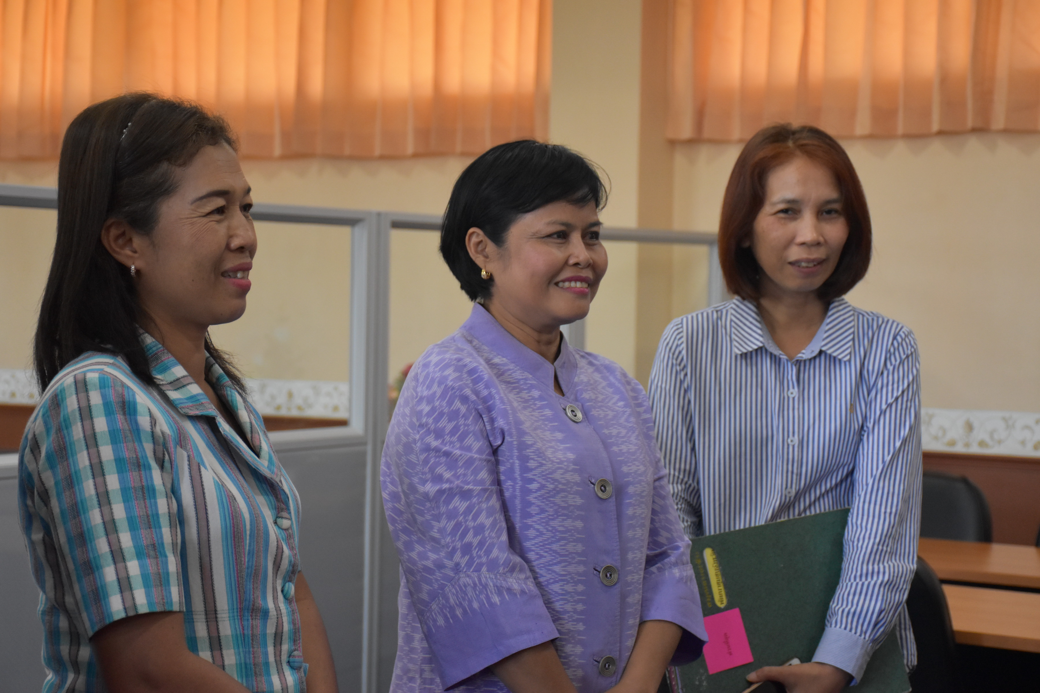 10 พฤศจิกายน 2560 นางบุญยิ่ง เทศน้อย พัฒนาการจังหวัดมหาสารคาม พร้อมด้วยนักวิชาการพัฒนาชุมชน เข้าพบผู้ว่าราชการจังหวัดและรองผู้ว่าราชการจังหวัดมหาสารคาม เพื่อกราบลาเนื่องในโอกาสย้ายไปรับตำแหน่งหัวหน้าฝ่ายและพัฒนาการอำเภอ