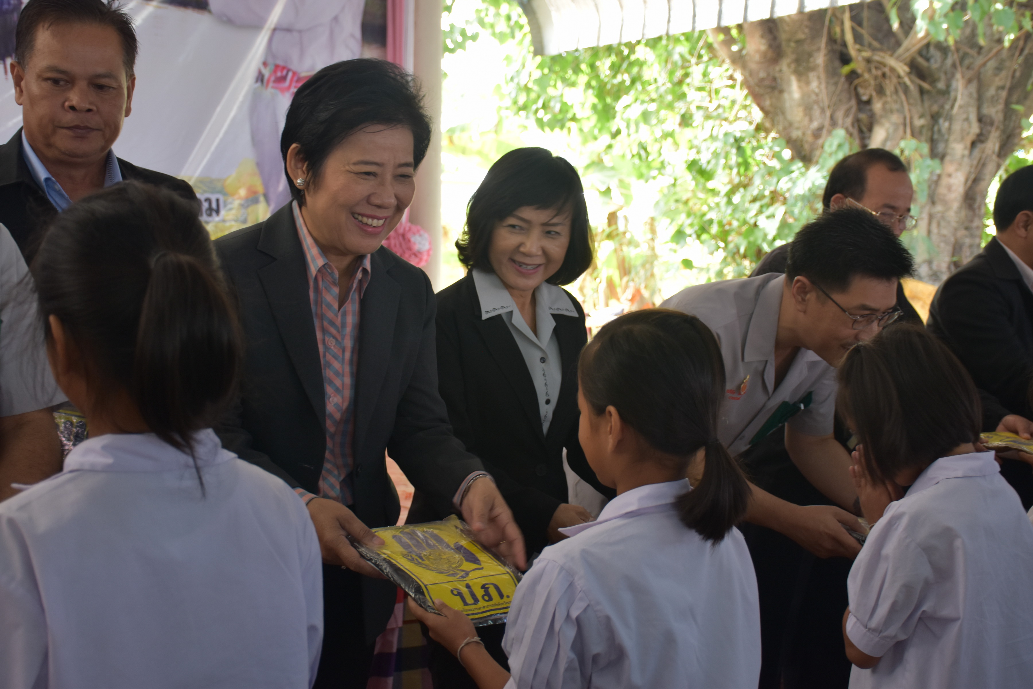 22 พฤศจิกายน 2560 โครงการปกป้องและเชิดชูสถาบันพระมหากษัตริย์และหน่วยบำบัดทุกข์ บำรุงสุข สร้างรอยยิ้มให้ประชาชนจังหวัดมหาสารคาม ประจำปีงบประมาณ 2561