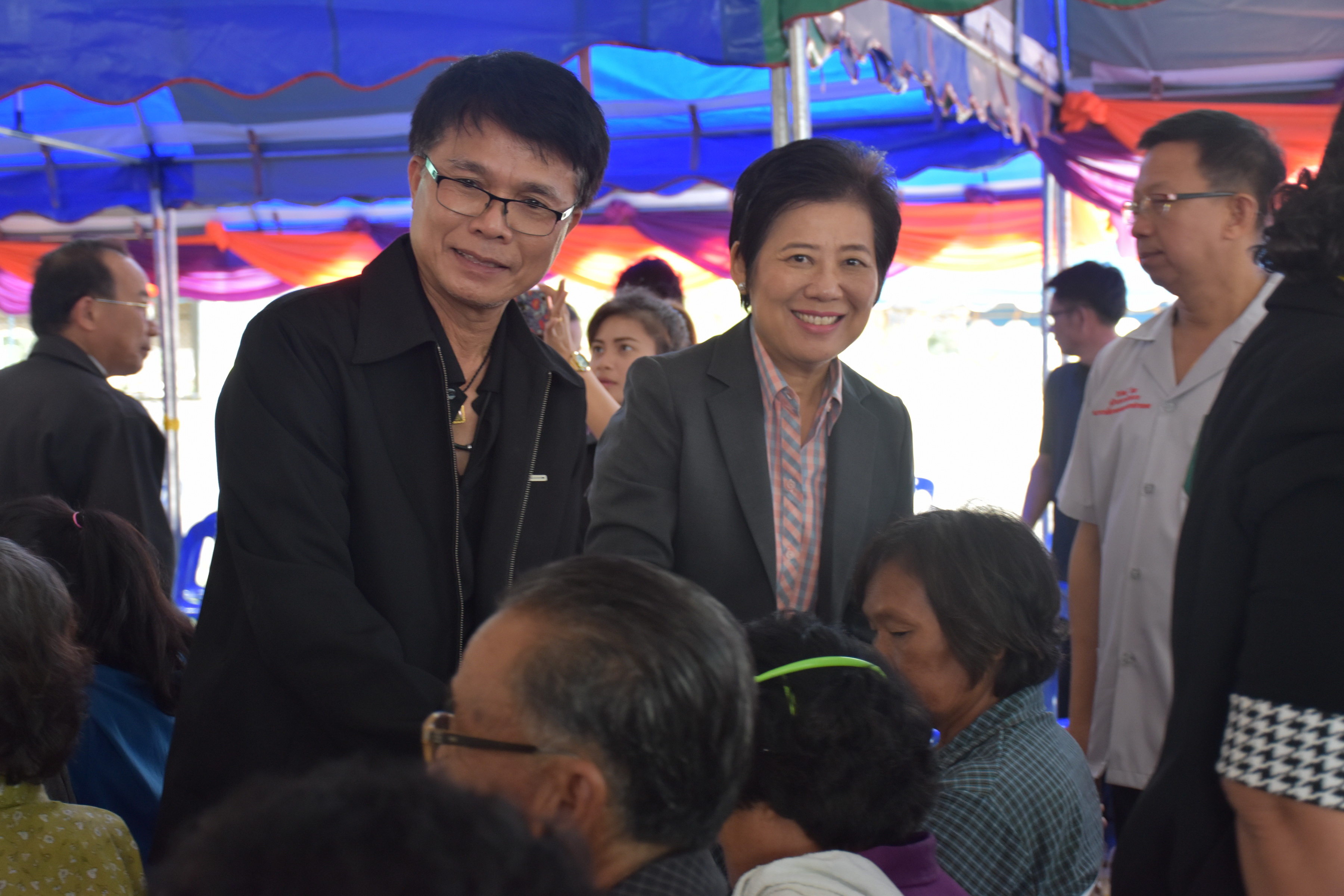 22 พฤศจิกายน 2560 โครงการปกป้องและเชิดชูสถาบันพระมหากษัตริย์และหน่วยบำบัดทุกข์ บำรุงสุข สร้างรอยยิ้มให้ประชาชนจังหวัดมหาสารคาม ประจำปีงบประมาณ 2561