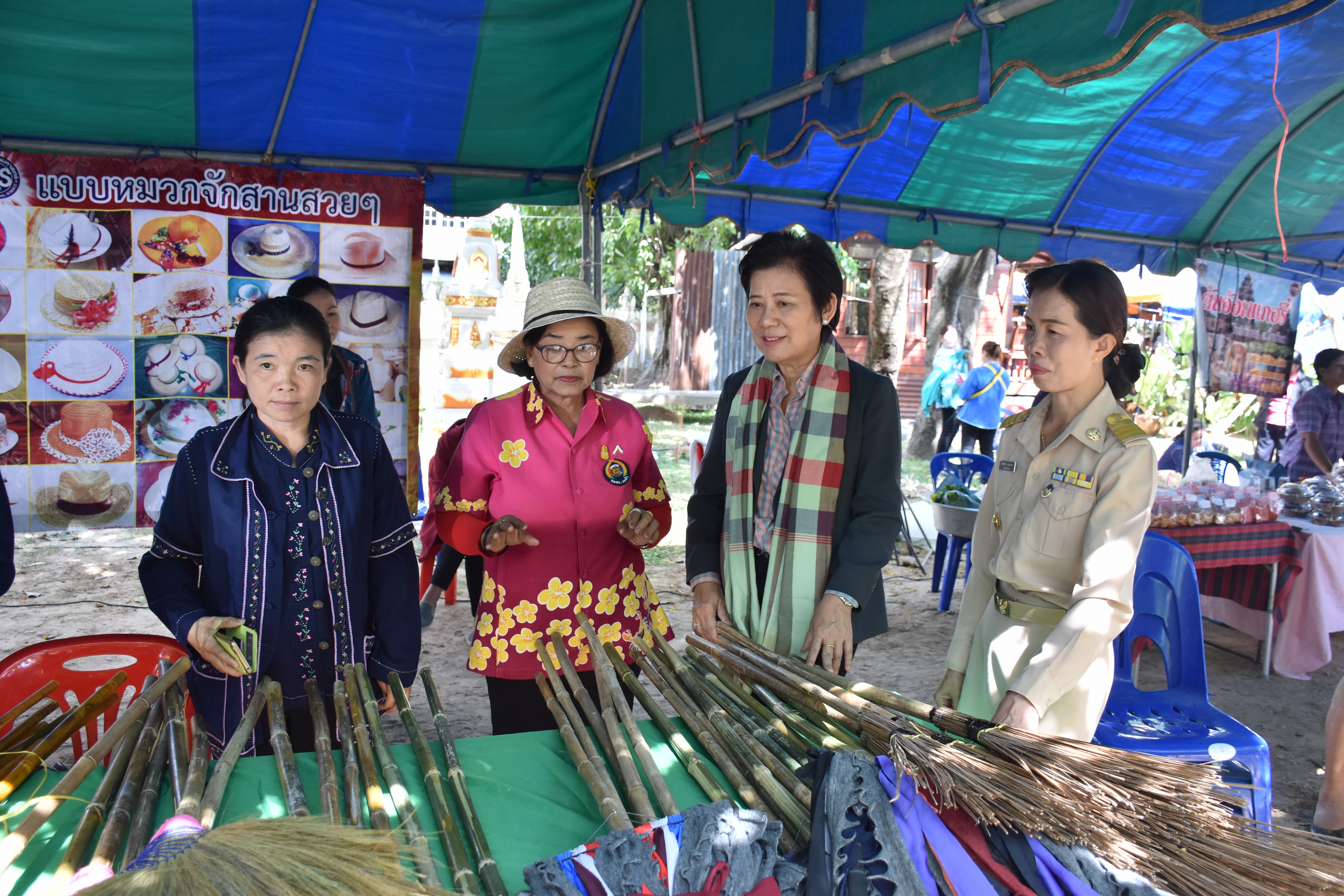 22 พฤศจิกายน 2560 โครงการปกป้องและเชิดชูสถาบันพระมหากษัตริย์และหน่วยบำบัดทุกข์ บำรุงสุข สร้างรอยยิ้มให้ประชาชนจังหวัดมหาสารคาม ประจำปีงบประมาณ 2561