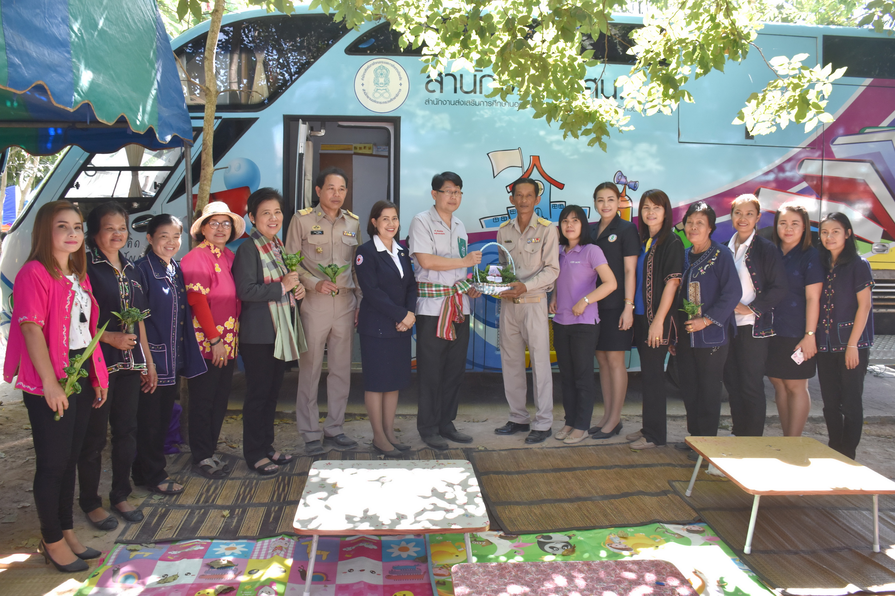 22 พฤศจิกายน 2560 โครงการปกป้องและเชิดชูสถาบันพระมหากษัตริย์และหน่วยบำบัดทุกข์ บำรุงสุข สร้างรอยยิ้มให้ประชาชนจังหวัดมหาสารคาม ประจำปีงบประมาณ 2561