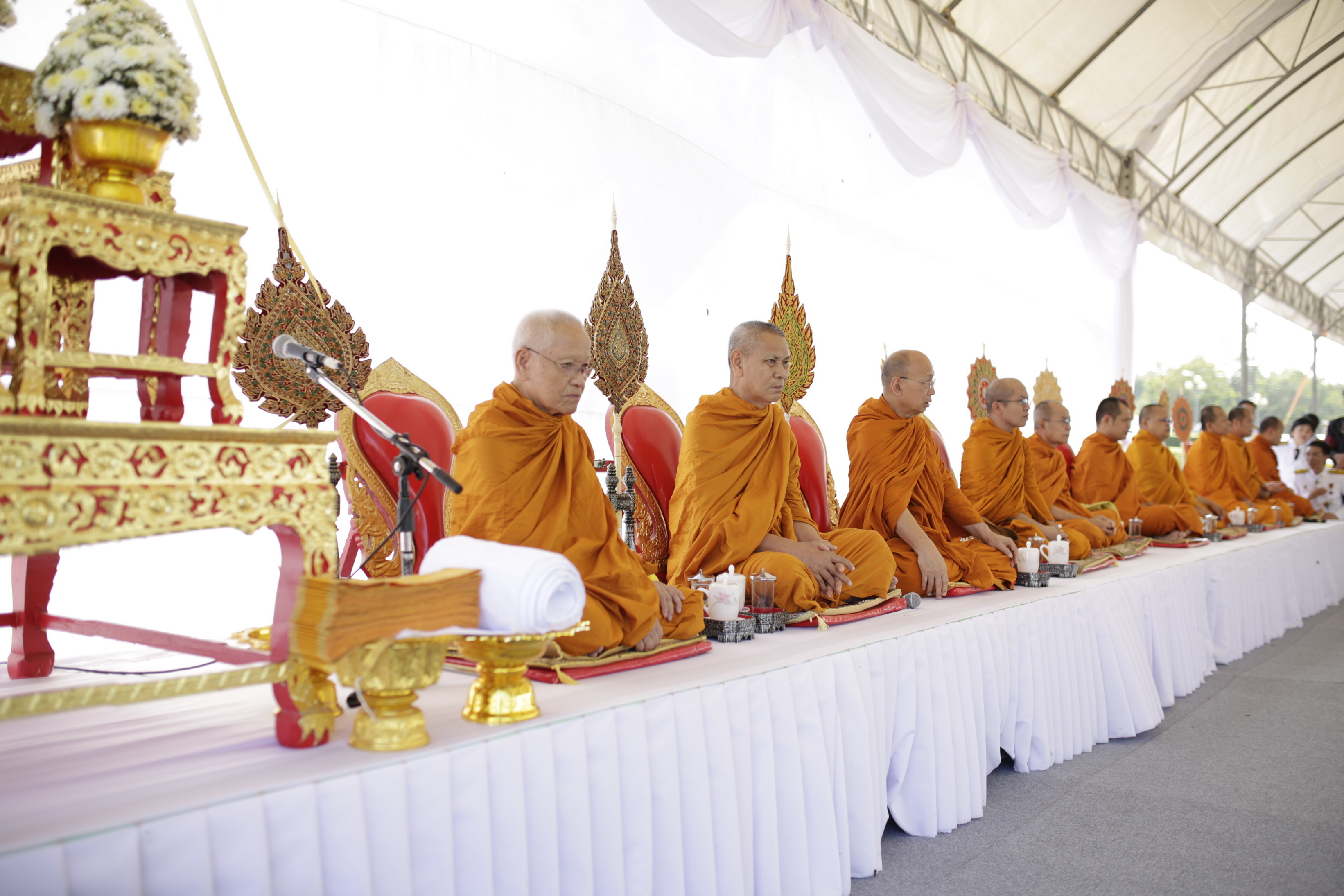 26 ตุลาคม 2560 พระราชพิธีถวายพระเพลิงพระบรมศพพระบาทสมเด็จพระปรมินทรมหาภูมิพลอดุลยเดช บรมนาถบพิตร ณ พระเมรุมาศจำลอง สนามหน้าศาลากลางจังหวัดมหาสารคาม