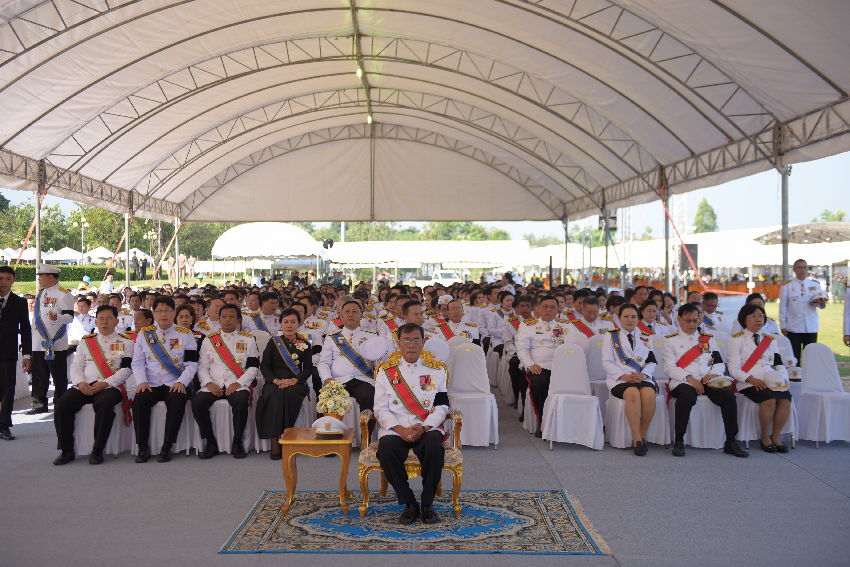 26 ตุลาคม 2560 พระราชพิธีถวายพระเพลิงพระบรมศพพระบาทสมเด็จพระปรมินทรมหาภูมิพลอดุลยเดช บรมนาถบพิตร ณ พระเมรุมาศจำลอง สนามหน้าศาลากลางจังหวัดมหาสารคาม