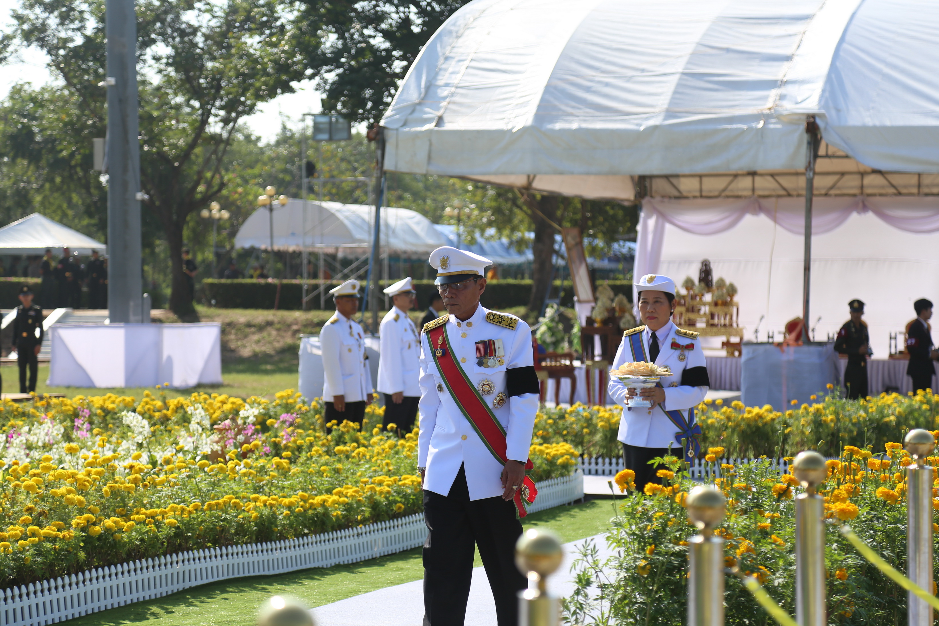 26 ตุลาคม 2560 พระราชพิธีถวายพระเพลิงพระบรมศพพระบาทสมเด็จพระปรมินทรมหาภูมิพลอดุลยเดช บรมนาถบพิตร ณ พระเมรุมาศจำลอง สนามหน้าศาลากลางจังหวัดมหาสารคาม