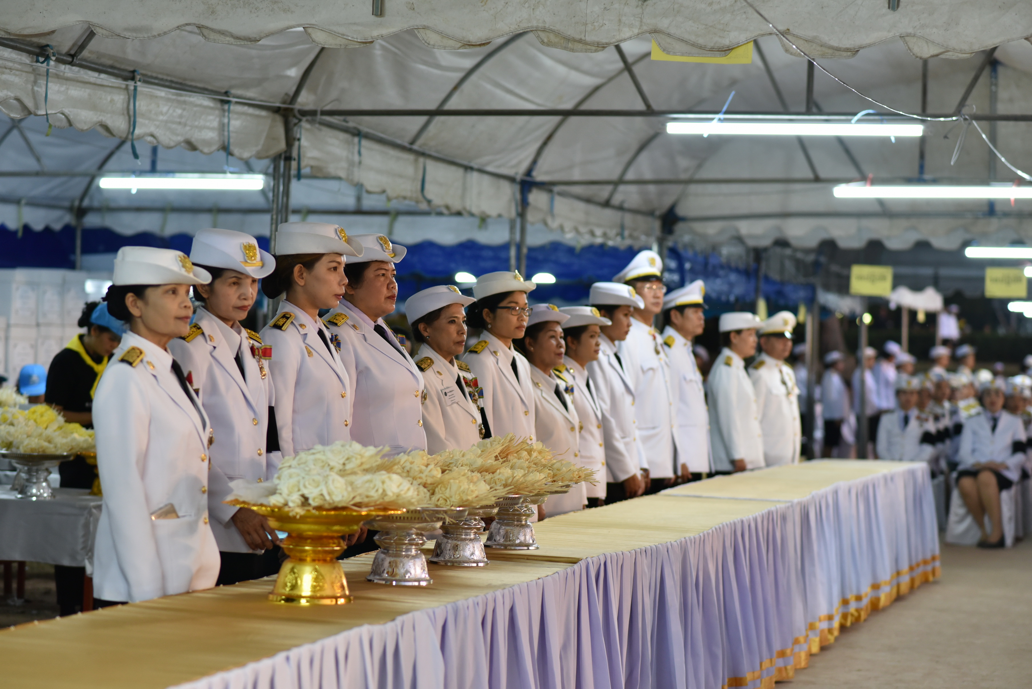 26 ตุลาคม 2560 พระราชพิธีถวายพระเพลิงพระบรมศพพระบาทสมเด็จพระปรมินทรมหาภูมิพลอดุลยเดช บรมนาถบพิตร ณ พระเมรุมาศจำลอง สนามหน้าศาลากลางจังหวัดมหาสารคาม