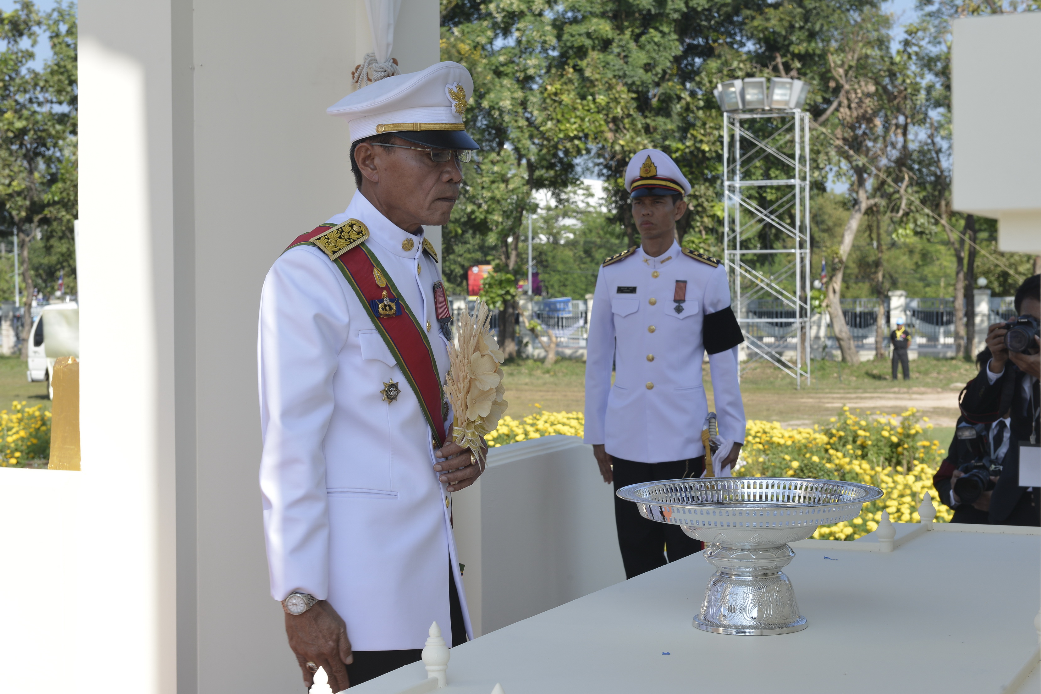 26 ตุลาคม 2560 พระราชพิธีถวายพระเพลิงพระบรมศพพระบาทสมเด็จพระปรมินทรมหาภูมิพลอดุลยเดช บรมนาถบพิตร ณ พระเมรุมาศจำลอง สนามหน้าศาลากลางจังหวัดมหาสารคาม