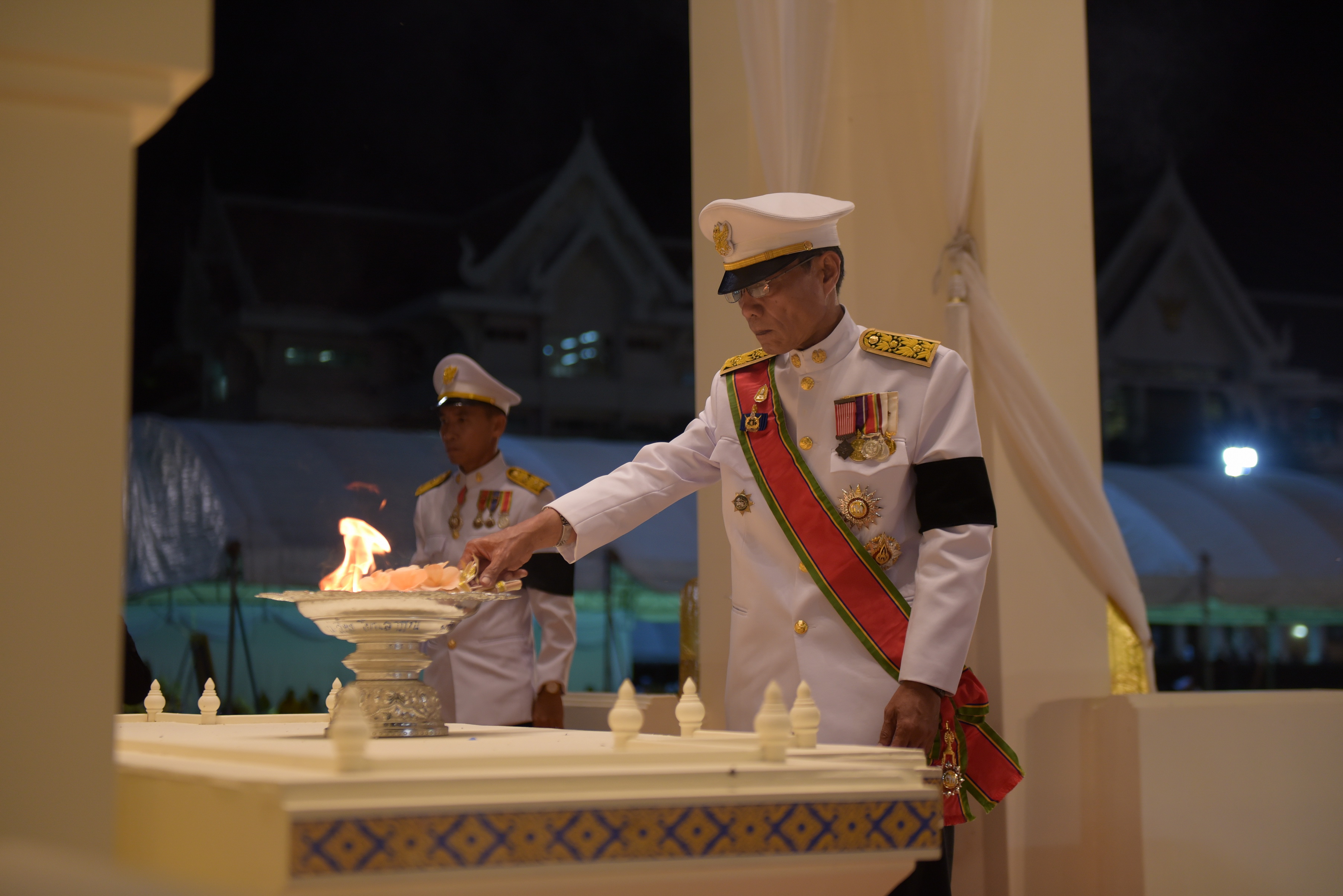 26 ตุลาคม 2560 พระราชพิธีถวายพระเพลิงพระบรมศพพระบาทสมเด็จพระปรมินทรมหาภูมิพลอดุลยเดช บรมนาถบพิตร ณ พระเมรุมาศจำลอง สนามหน้าศาลากลางจังหวัดมหาสารคาม