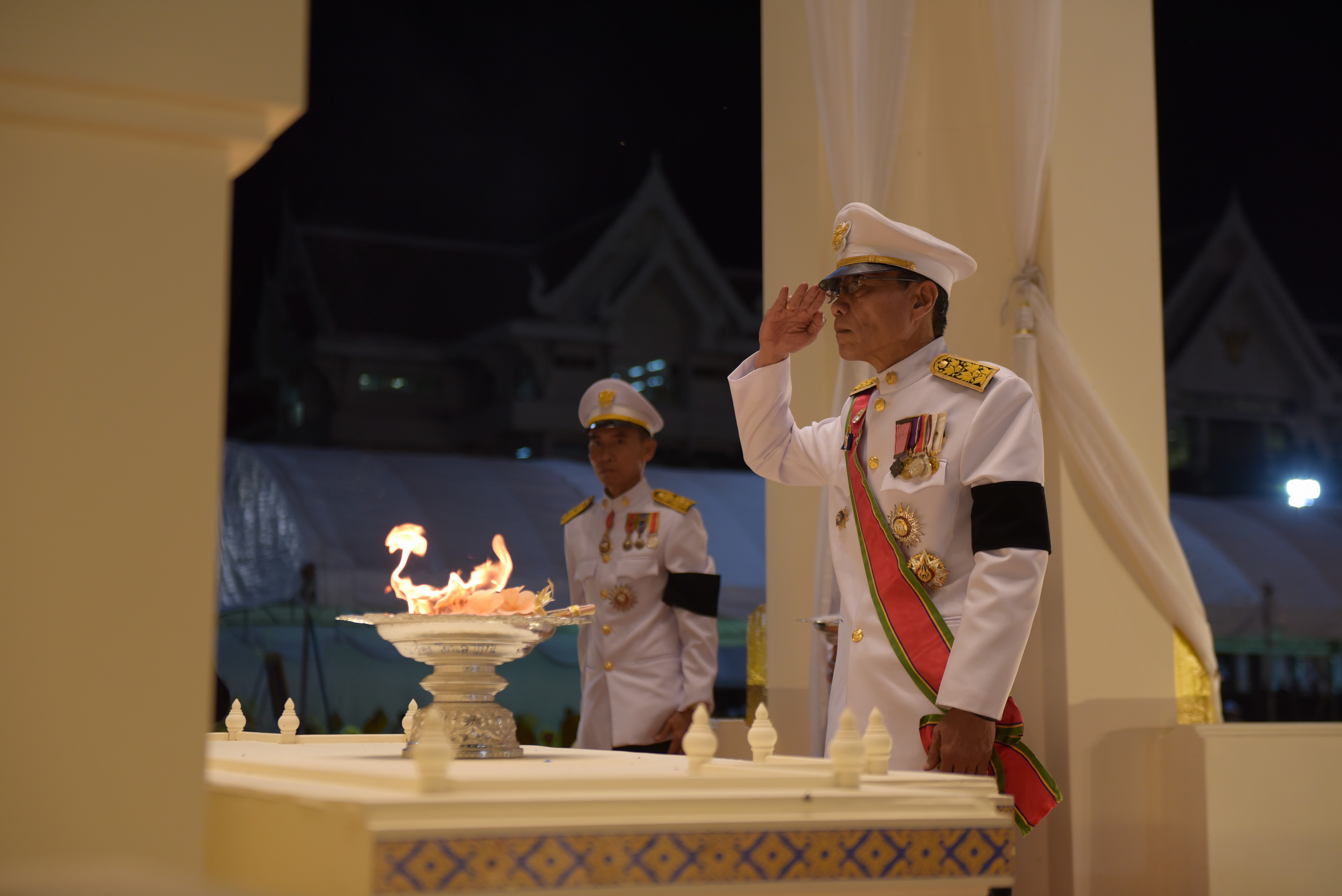 26 ตุลาคม 2560 พระราชพิธีถวายพระเพลิงพระบรมศพพระบาทสมเด็จพระปรมินทรมหาภูมิพลอดุลยเดช บรมนาถบพิตร ณ พระเมรุมาศจำลอง สนามหน้าศาลากลางจังหวัดมหาสารคาม
