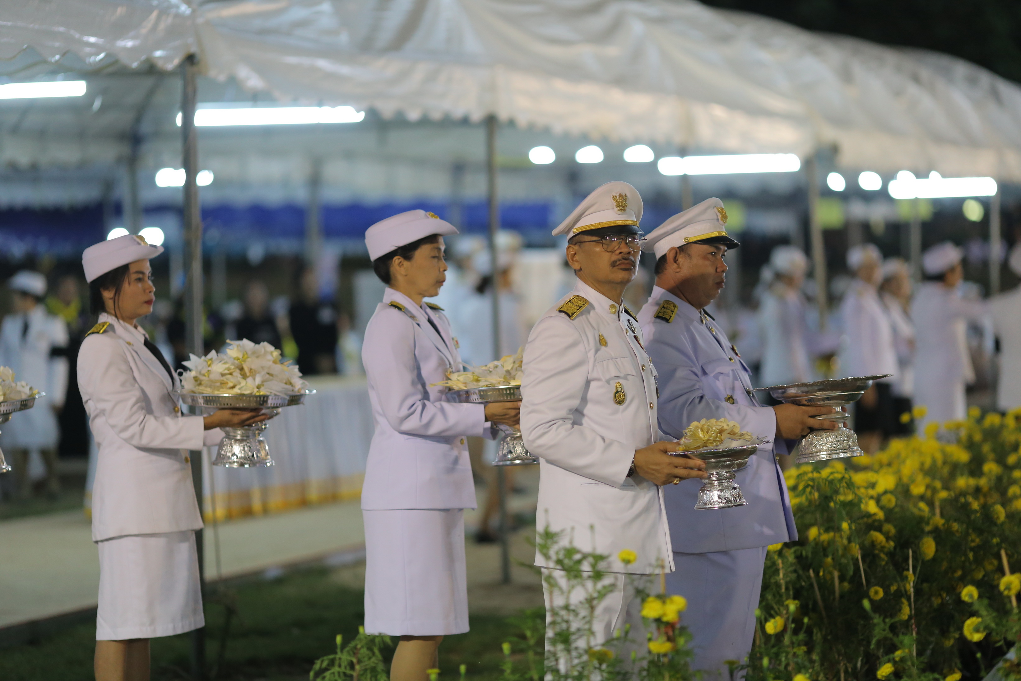 26 ตุลาคม 2560 พระราชพิธีถวายพระเพลิงพระบรมศพพระบาทสมเด็จพระปรมินทรมหาภูมิพลอดุลยเดช บรมนาถบพิตร ณ พระเมรุมาศจำลอง สนามหน้าศาลากลางจังหวัดมหาสารคาม