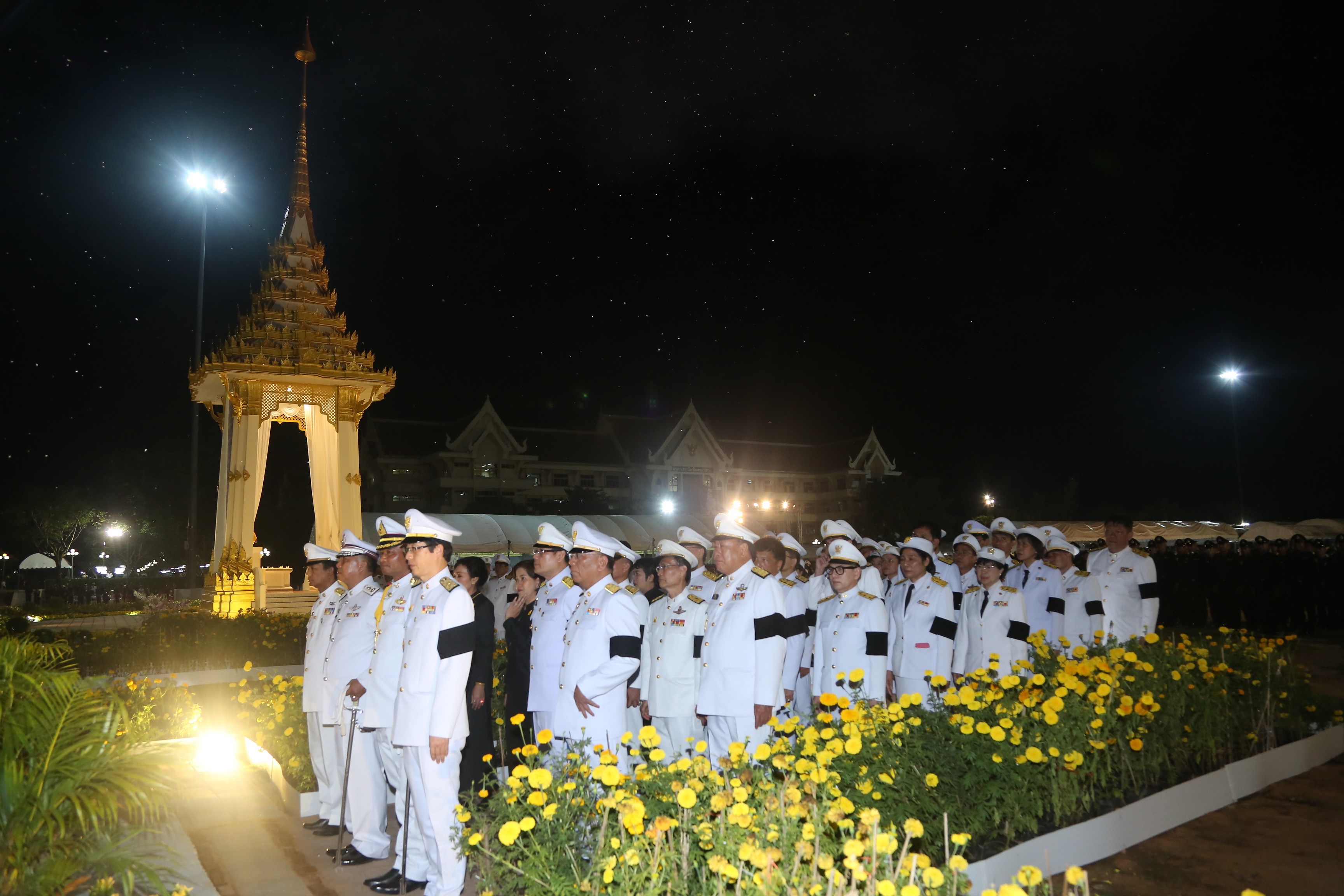 26 ตุลาคม 2560 พระราชพิธีถวายพระเพลิงพระบรมศพพระบาทสมเด็จพระปรมินทรมหาภูมิพลอดุลยเดช บรมนาถบพิตร ณ พระเมรุมาศจำลอง สนามหน้าศาลากลางจังหวัดมหาสารคาม