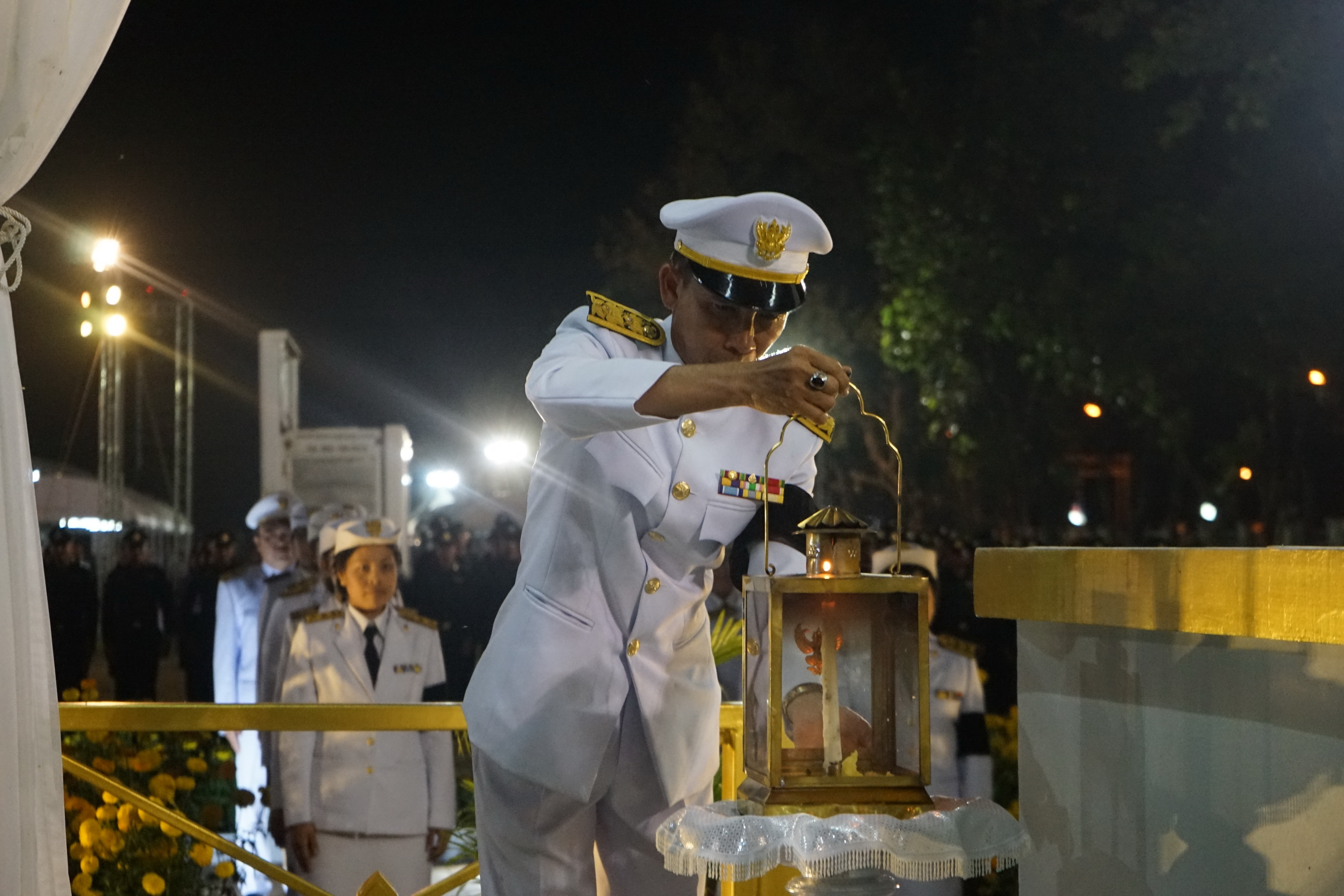 26 ตุลาคม 2560 พระราชพิธีถวายพระเพลิงพระบรมศพพระบาทสมเด็จพระปรมินทรมหาภูมิพลอดุลยเดช บรมนาถบพิตร ณ พระเมรุมาศจำลอง สนามหน้าศาลากลางจังหวัดมหาสารคาม