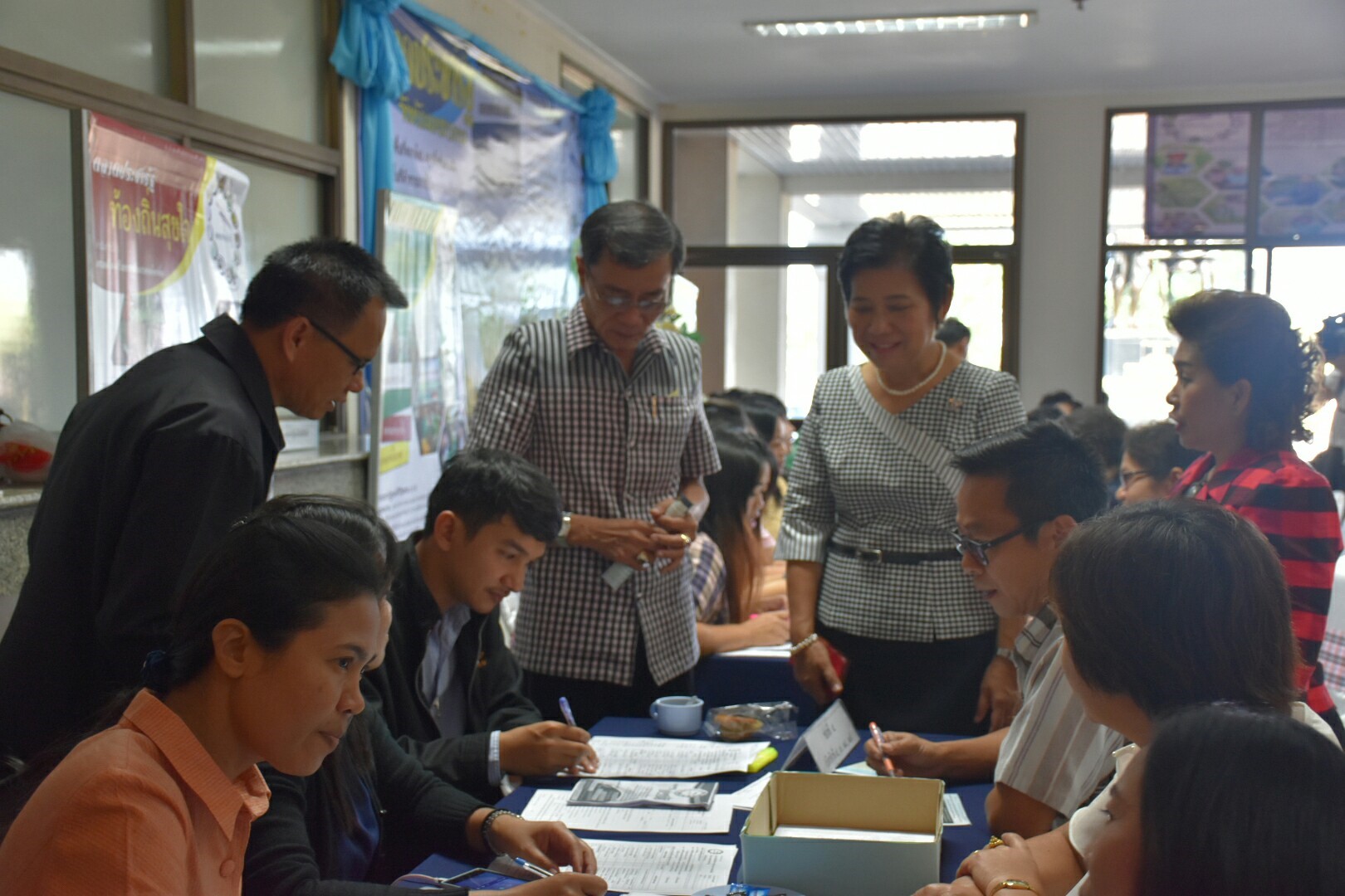 10 พฤศจิกายน 2560 นายเสน่ห์ นนทะโชติ ผู้ว่าราชการจังหวัดมหาสารคาม เป็นประธานเปิดกิจกรรม Kick Off การลงทะเบียนผู้ประกอบการ ตามนโยบาย “ตลาดประชารัฐ”