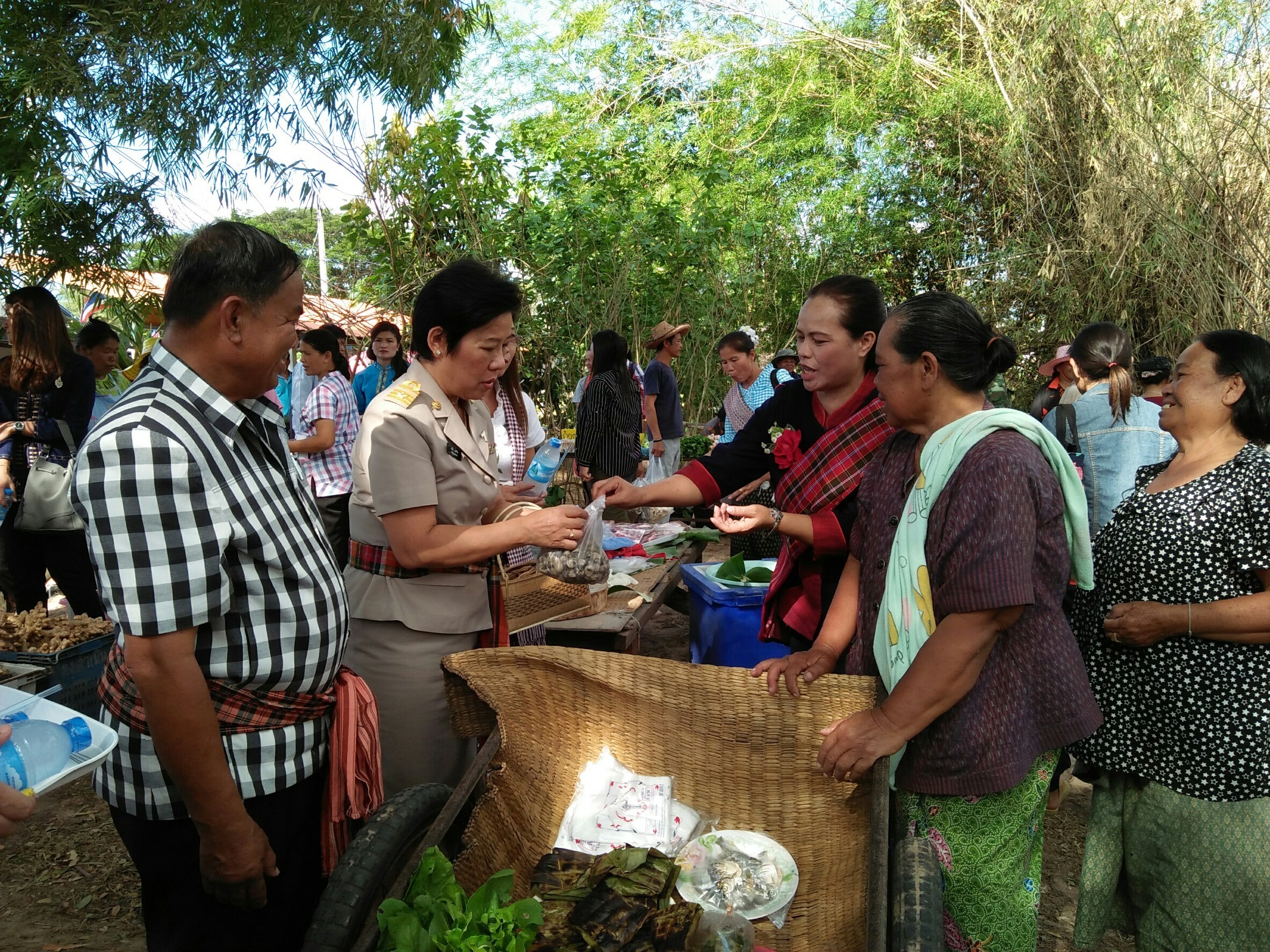 29 พฤศจิกายน 2560 นางบุญยิ่ง เทศน้อย พัฒนาการจังหวัดมหาสารคาม เป็นประธานเปิดตลาดประชารัฐ คนไทยยิ้มได้ และตลาดท้องถิ่นสุขใจ ณ ลานอเนกประสงค์ อบต. แคน อำเภอวาปีปทุม จังหวัดมหาสารคาม