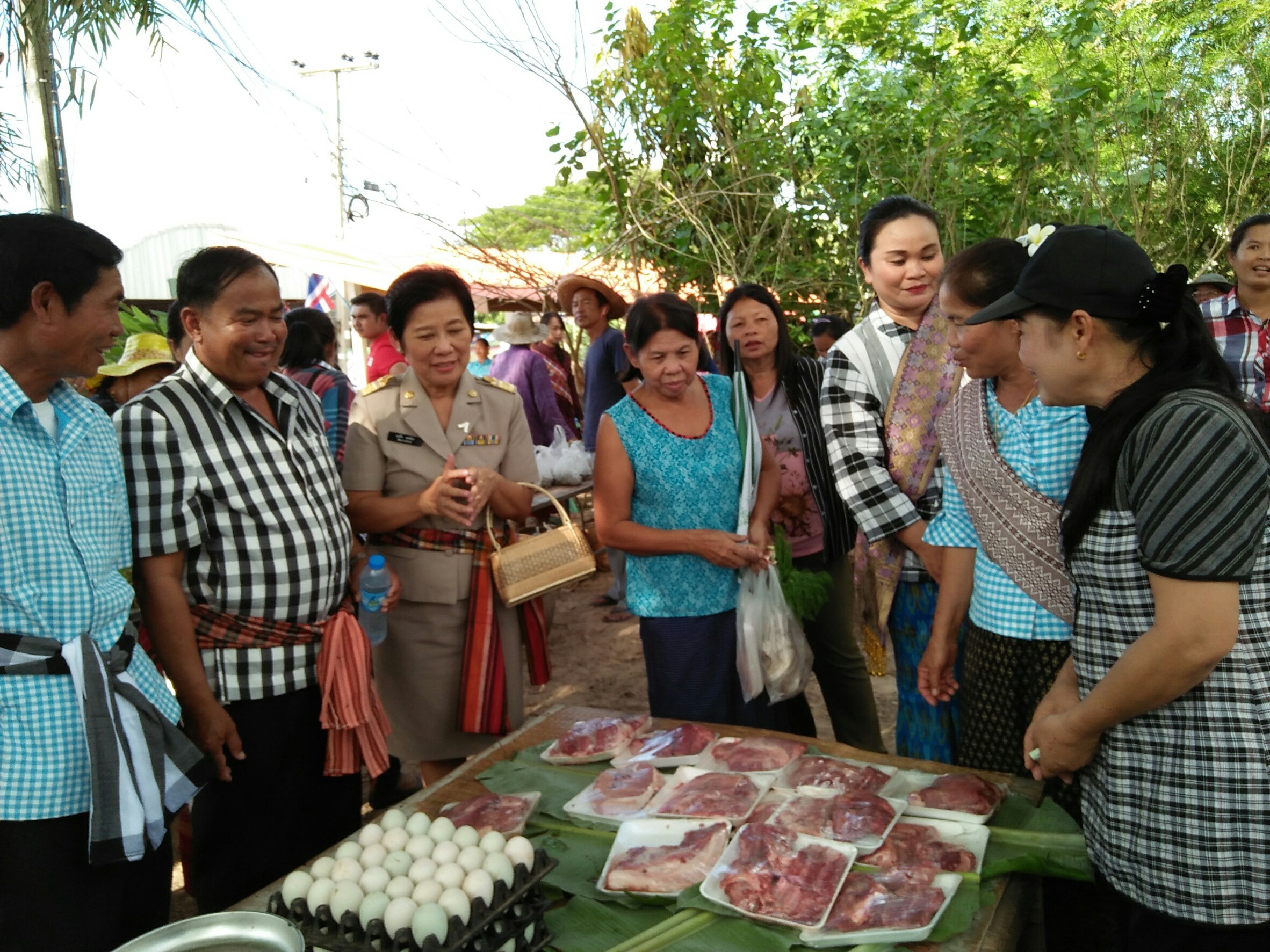 29 พฤศจิกายน 2560 นางบุญยิ่ง เทศน้อย พัฒนาการจังหวัดมหาสารคาม เป็นประธานเปิดตลาดประชารัฐ คนไทยยิ้มได้ และตลาดท้องถิ่นสุขใจ ณ ลานอเนกประสงค์ อบต. แคน อำเภอวาปีปทุม จังหวัดมหาสารคาม