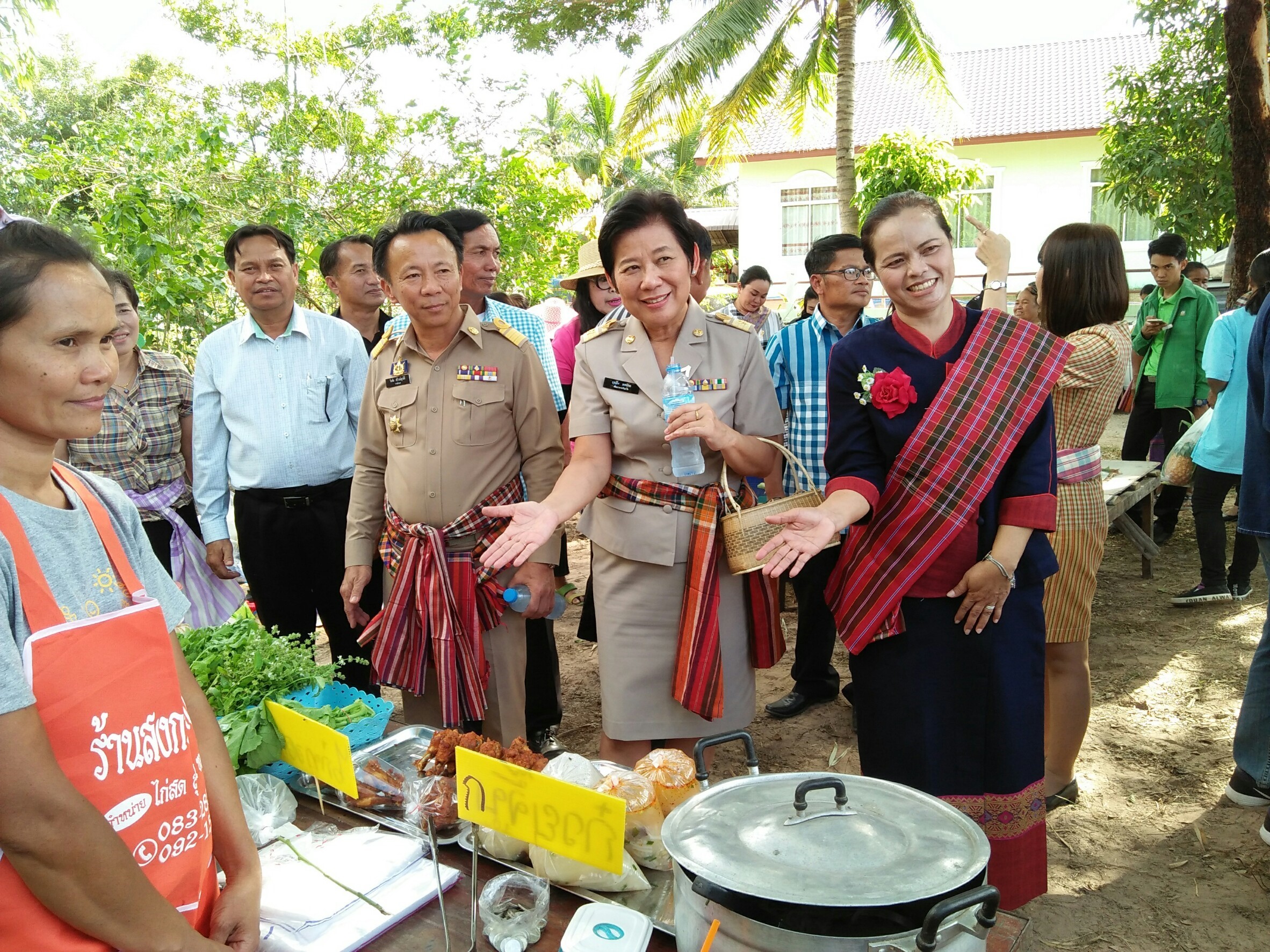 29 พฤศจิกายน 2560 นางบุญยิ่ง เทศน้อย พัฒนาการจังหวัดมหาสารคาม เป็นประธานเปิดตลาดประชารัฐ คนไทยยิ้มได้ และตลาดท้องถิ่นสุขใจ ณ ลานอเนกประสงค์ อบต. แคน อำเภอวาปีปทุม จังหวัดมหาสารคาม