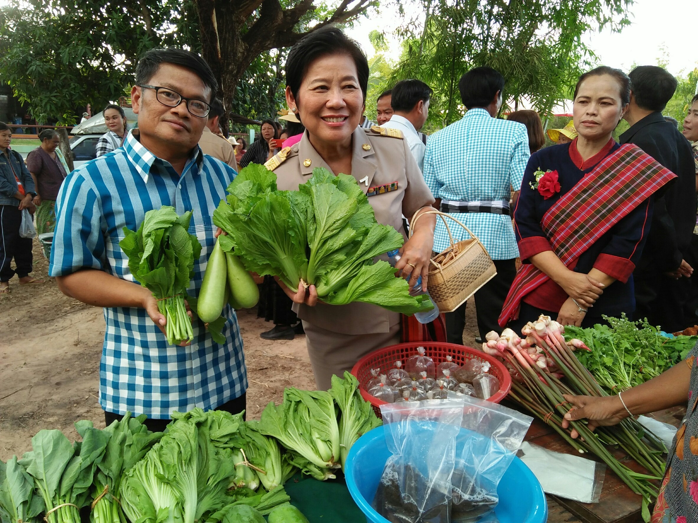 29 พฤศจิกายน 2560 นางบุญยิ่ง เทศน้อย พัฒนาการจังหวัดมหาสารคาม เป็นประธานเปิดตลาดประชารัฐ คนไทยยิ้มได้ และตลาดท้องถิ่นสุขใจ ณ ลานอเนกประสงค์ อบต. แคน อำเภอวาปีปทุม จังหวัดมหาสารคาม