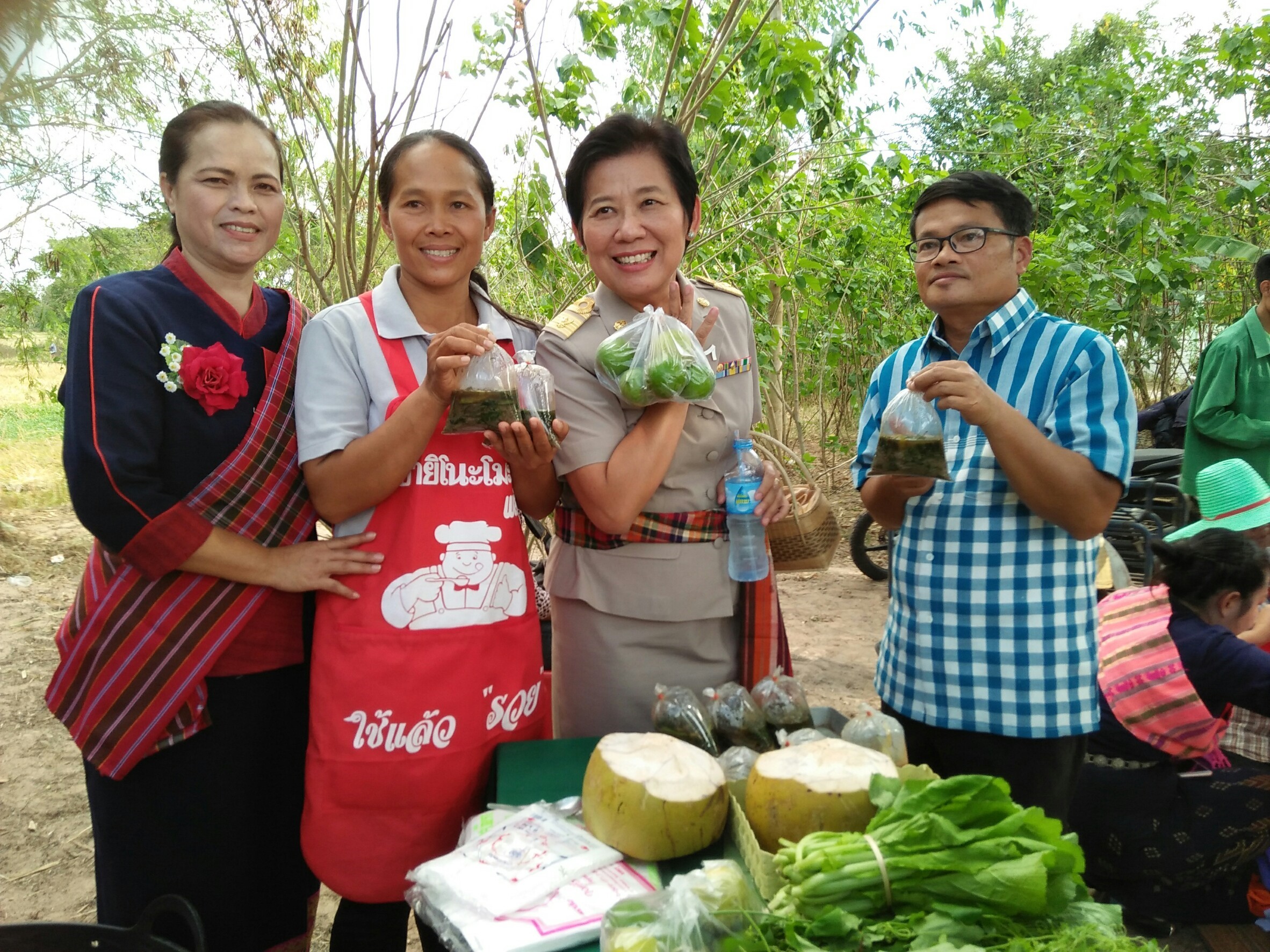 29 พฤศจิกายน 2560 นางบุญยิ่ง เทศน้อย พัฒนาการจังหวัดมหาสารคาม เป็นประธานเปิดตลาดประชารัฐ คนไทยยิ้มได้ และตลาดท้องถิ่นสุขใจ ณ ลานอเนกประสงค์ อบต. แคน อำเภอวาปีปทุม จังหวัดมหาสารคาม