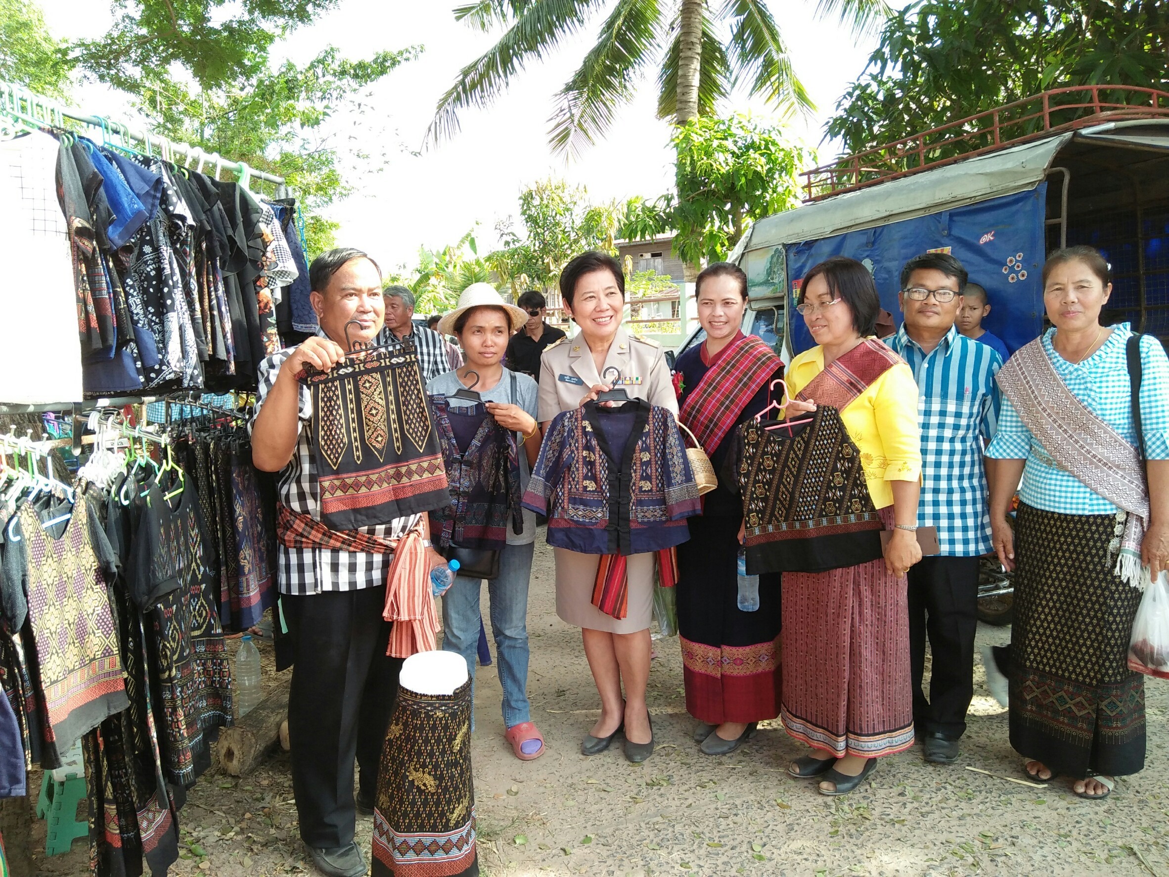 29 พฤศจิกายน 2560 นางบุญยิ่ง เทศน้อย พัฒนาการจังหวัดมหาสารคาม เป็นประธานเปิดตลาดประชารัฐ คนไทยยิ้มได้ และตลาดท้องถิ่นสุขใจ ณ ลานอเนกประสงค์ อบต. แคน อำเภอวาปีปทุม จังหวัดมหาสารคาม