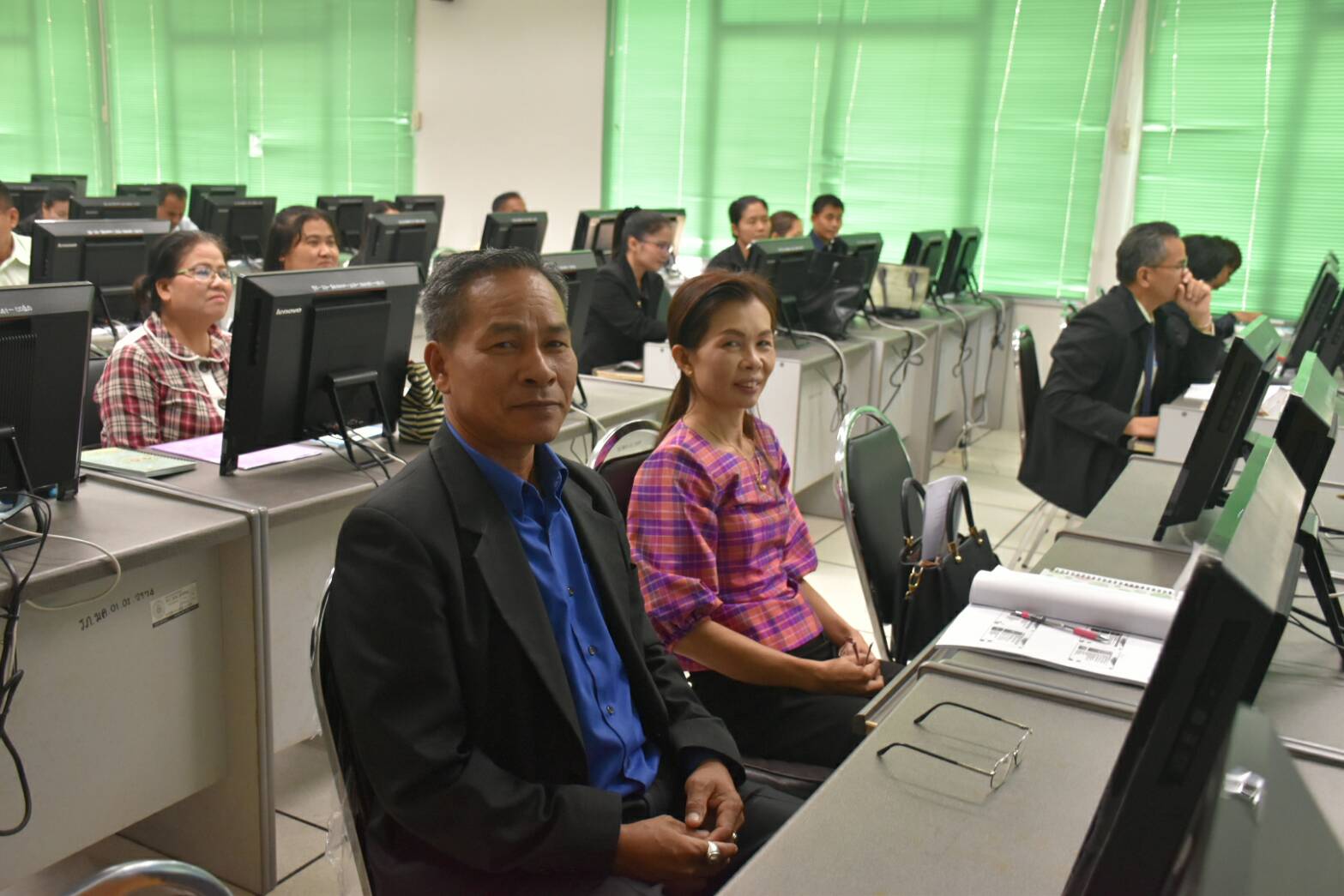 13 ธันวาคม 2560 การประชุมเชิงปฏิบัติการจัดทำสารสนเทศสัมมาชีพชุมชน ระดับจังหวัด ณ ห้องอบรม 1 ชั้น 2 อาคารศูนย์ภาษาและคอมพิวเตอร์ มหาวิทยาลัยราชภัฏมหาสารคาม