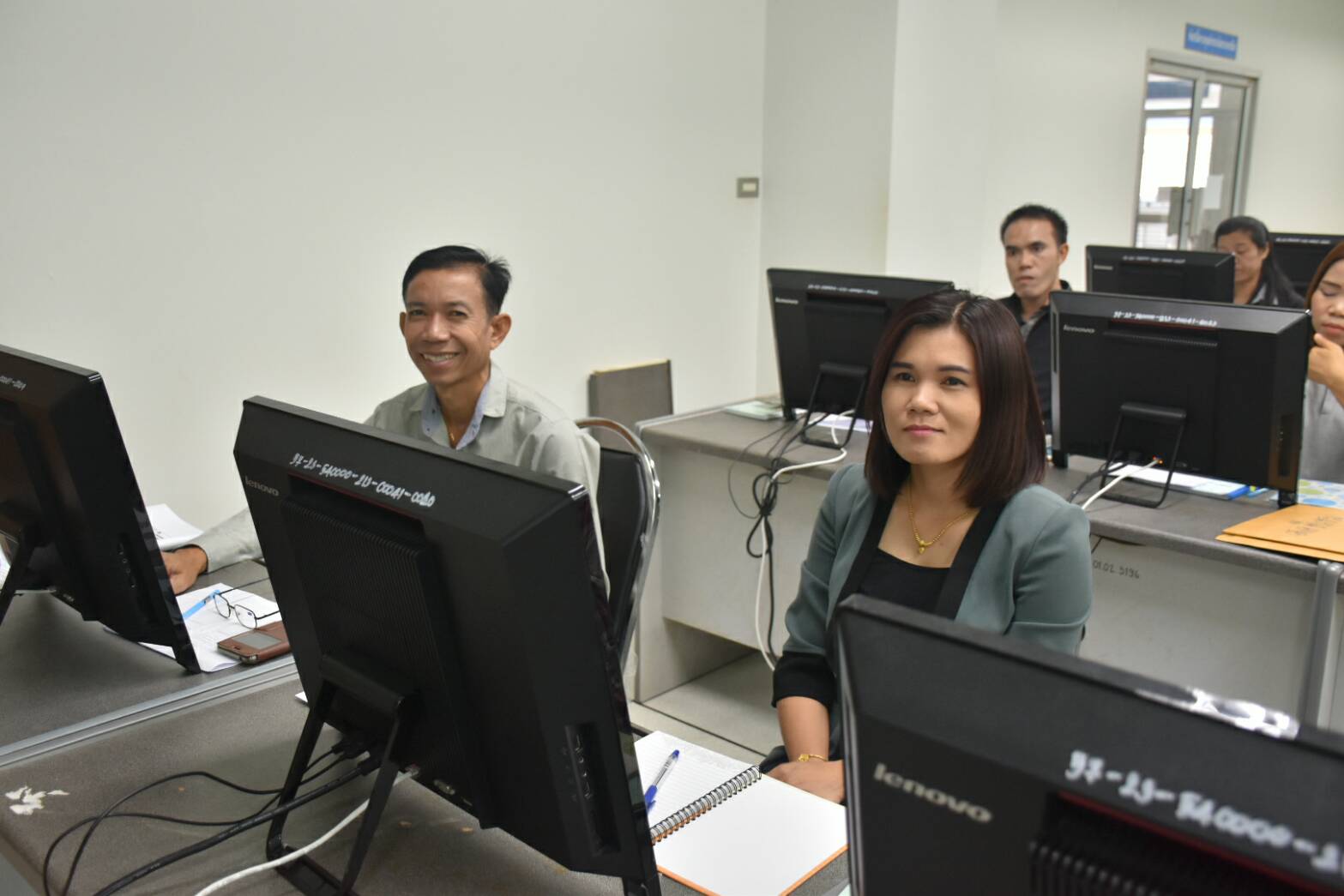 13 ธันวาคม 2560 การประชุมเชิงปฏิบัติการจัดทำสารสนเทศสัมมาชีพชุมชน ระดับจังหวัด ณ ห้องอบรม 1 ชั้น 2 อาคารศูนย์ภาษาและคอมพิวเตอร์ มหาวิทยาลัยราชภัฏมหาสารคาม