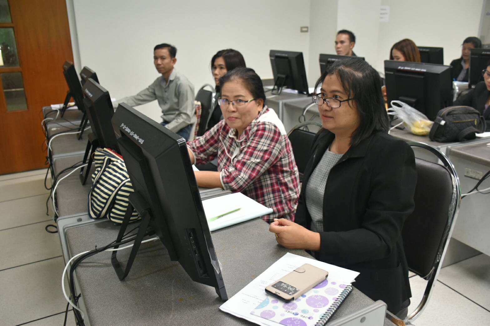 13 ธันวาคม 2560 การประชุมเชิงปฏิบัติการจัดทำสารสนเทศสัมมาชีพชุมชน ระดับจังหวัด ณ ห้องอบรม 1 ชั้น 2 อาคารศูนย์ภาษาและคอมพิวเตอร์ มหาวิทยาลัยราชภัฏมหาสารคาม