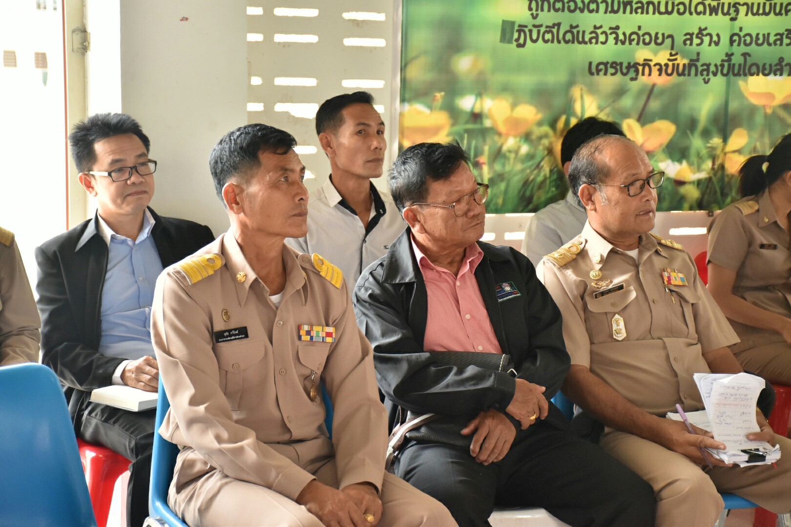 4 ธันวาคม 2560  นายเสน่ห์ นนทะโชติ ผู้ว่าราชการจังหวัดมหาสารคาม เป็นประธานเปิดการประชุมซักซ้อมผู้ประกอบการที่ลงทะเบียนโครงการตลาดประชารัฐ จังหวัดมหาสารคาม