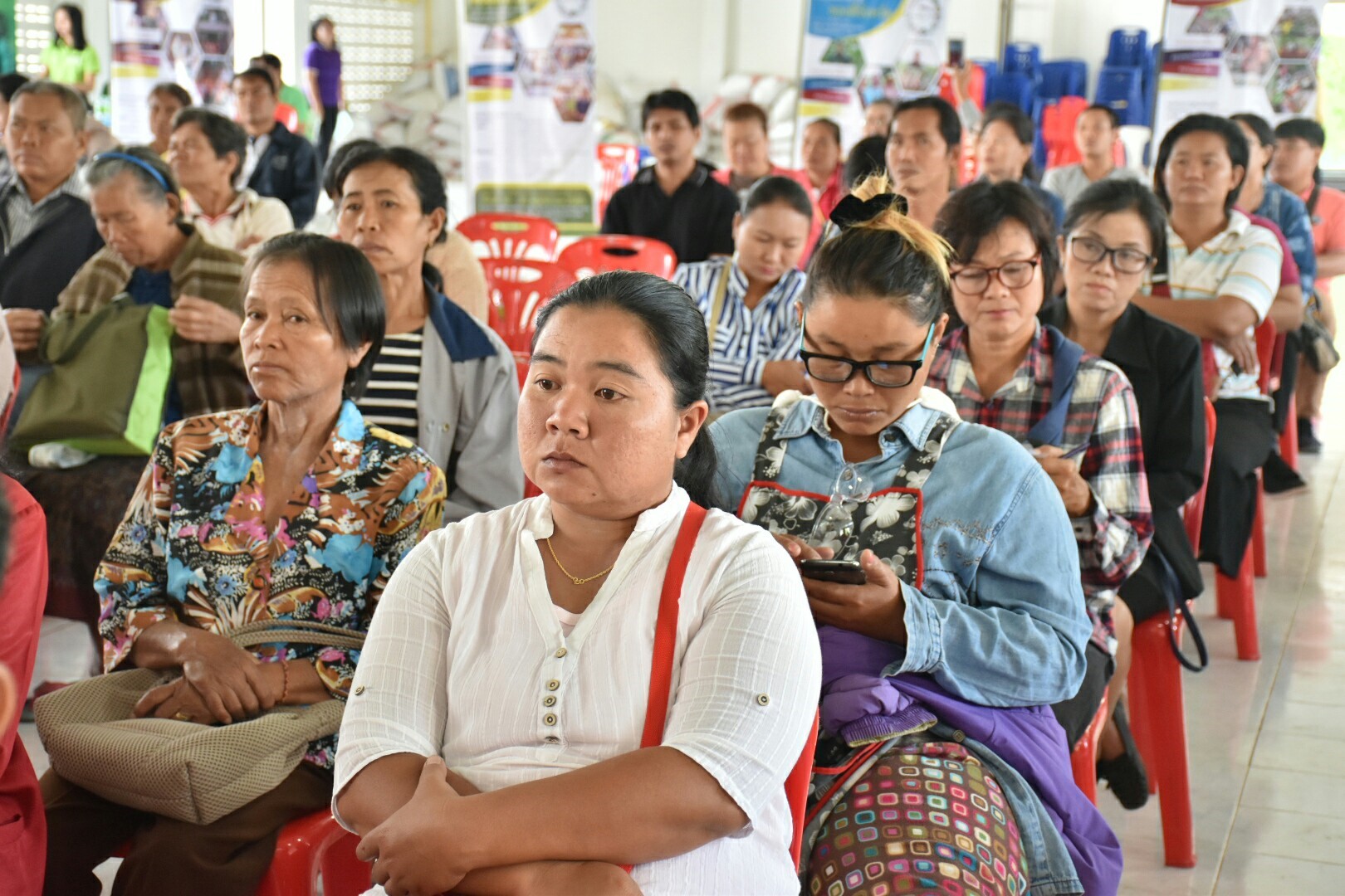 4 ธันวาคม 2560  นายเสน่ห์ นนทะโชติ ผู้ว่าราชการจังหวัดมหาสารคาม เป็นประธานเปิดการประชุมซักซ้อมผู้ประกอบการที่ลงทะเบียนโครงการตลาดประชารัฐ จังหวัดมหาสารคาม