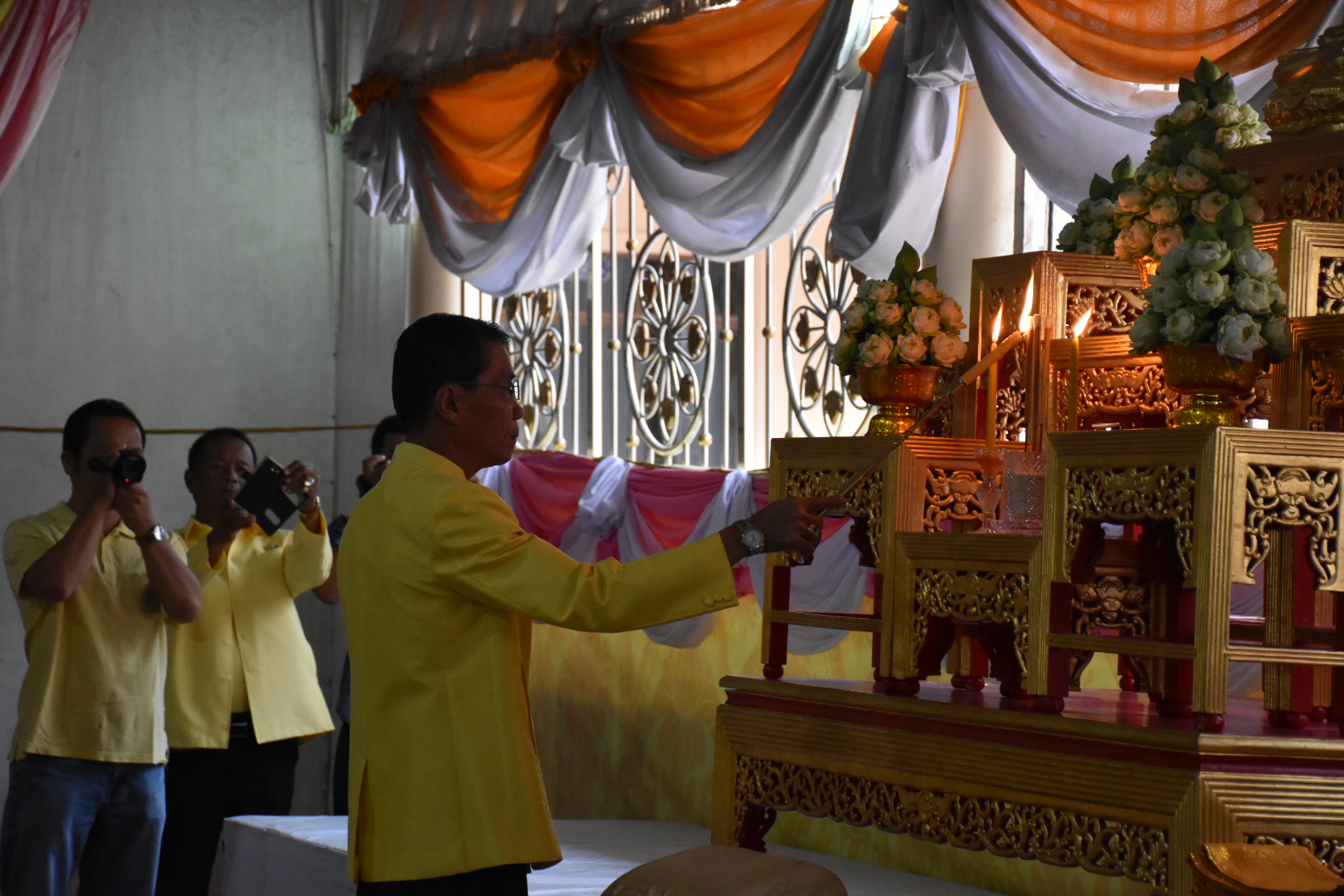5 ธันวาคม 2560 พิธีทำบุญตักบาตรและเจริญพระพุทธมนต์ ถวายพระราชกุศล พระบาทสมเด็จพระปรมินทรมหาภูมิพลอดุลยเดช บรมนาถบพิตร เนื่องในวันคล้ายวันเฉลิมพระชนมพรรษา วันชาติ และวันพ่อแห่งชาติ