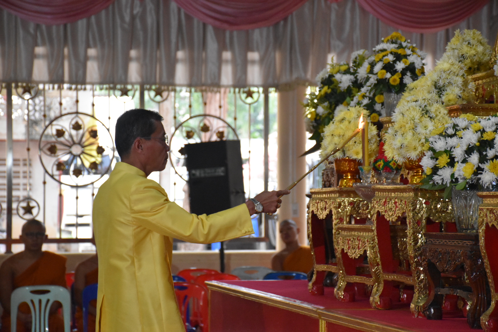 5 ธันวาคม 2560 พิธีทำบุญตักบาตรและเจริญพระพุทธมนต์ ถวายพระราชกุศล พระบาทสมเด็จพระปรมินทรมหาภูมิพลอดุลยเดช บรมนาถบพิตร เนื่องในวันคล้ายวันเฉลิมพระชนมพรรษา วันชาติ และวันพ่อแห่งชาติ