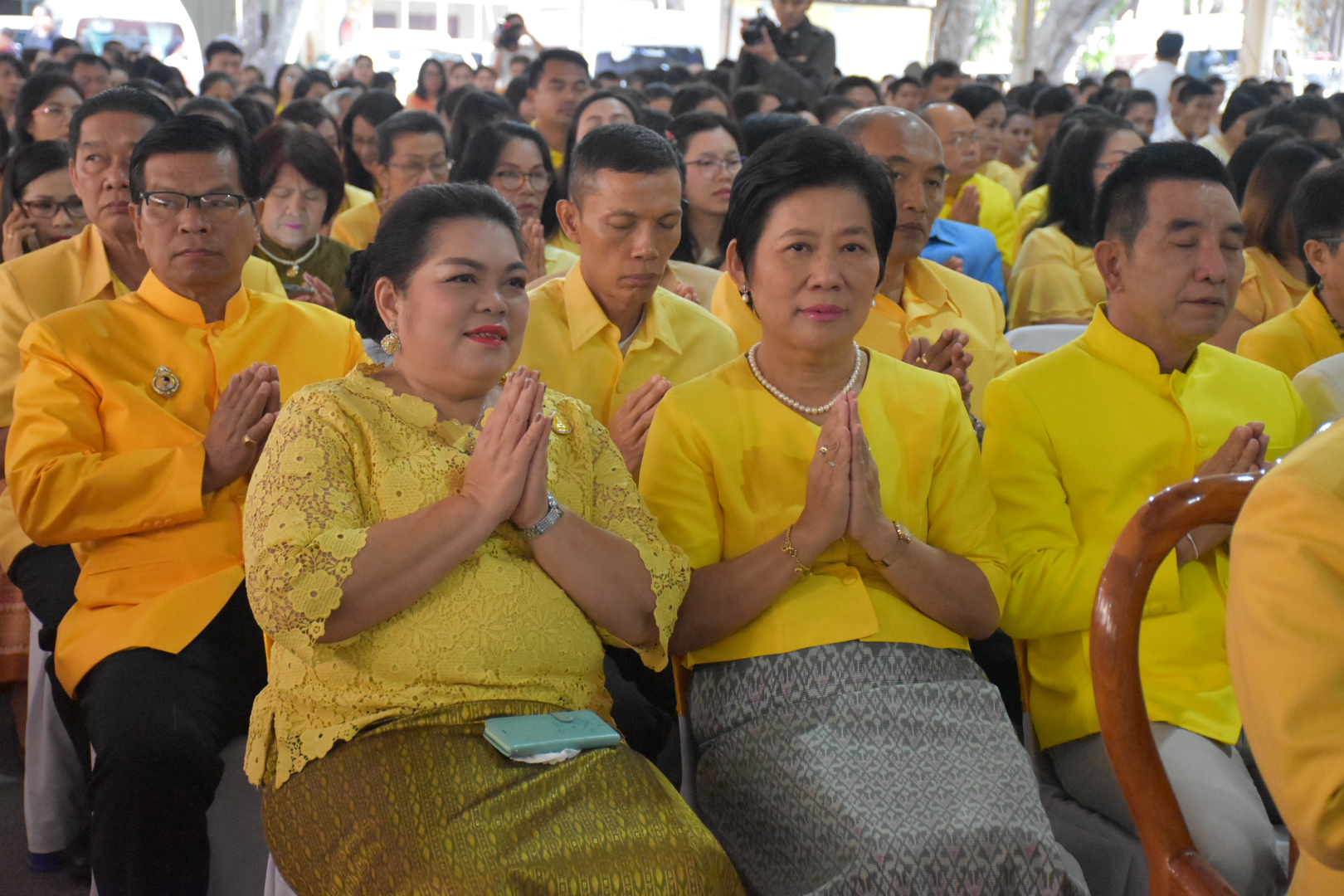 5 ธันวาคม 2560 พิธีทำบุญตักบาตรและเจริญพระพุทธมนต์ ถวายพระราชกุศล พระบาทสมเด็จพระปรมินทรมหาภูมิพลอดุลยเดช บรมนาถบพิตร เนื่องในวันคล้ายวันเฉลิมพระชนมพรรษา วันชาติ และวันพ่อแห่งชาติ