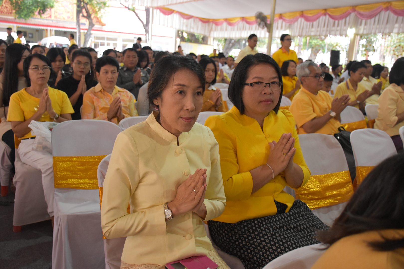 5 ธันวาคม 2560 พิธีทำบุญตักบาตรและเจริญพระพุทธมนต์ ถวายพระราชกุศล พระบาทสมเด็จพระปรมินทรมหาภูมิพลอดุลยเดช บรมนาถบพิตร เนื่องในวันคล้ายวันเฉลิมพระชนมพรรษา วันชาติ และวันพ่อแห่งชาติ
