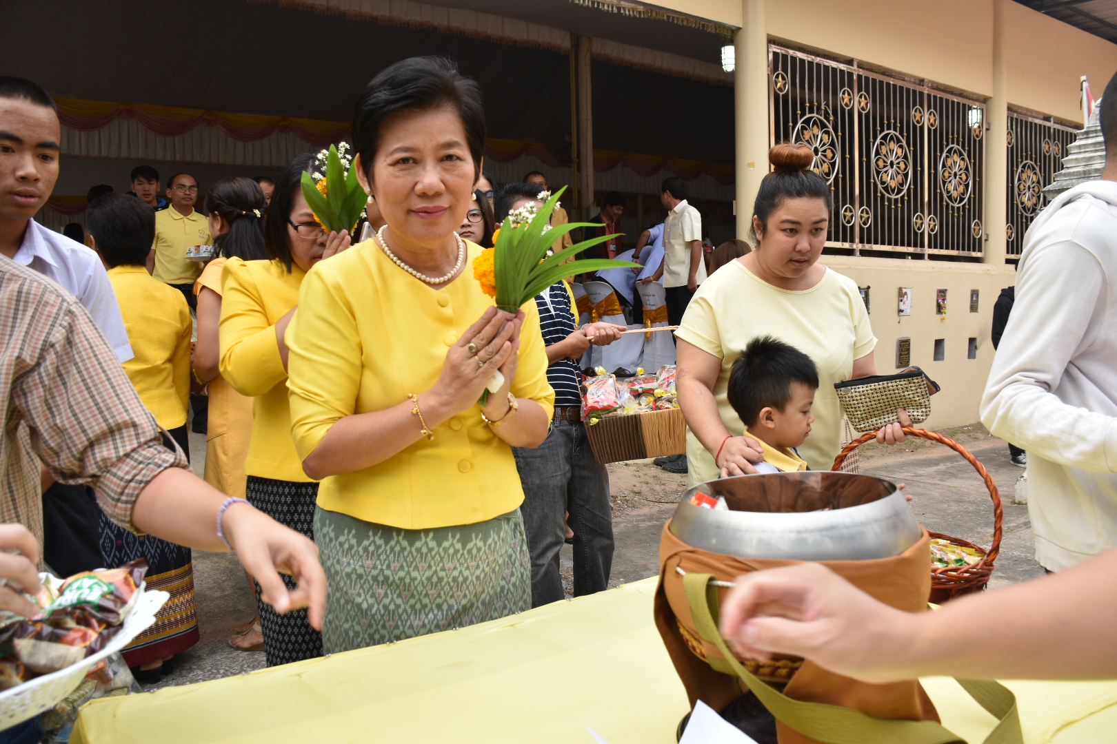 5 ธันวาคม 2560 พิธีทำบุญตักบาตรและเจริญพระพุทธมนต์ ถวายพระราชกุศล พระบาทสมเด็จพระปรมินทรมหาภูมิพลอดุลยเดช บรมนาถบพิตร เนื่องในวันคล้ายวันเฉลิมพระชนมพรรษา วันชาติ และวันพ่อแห่งชาติ