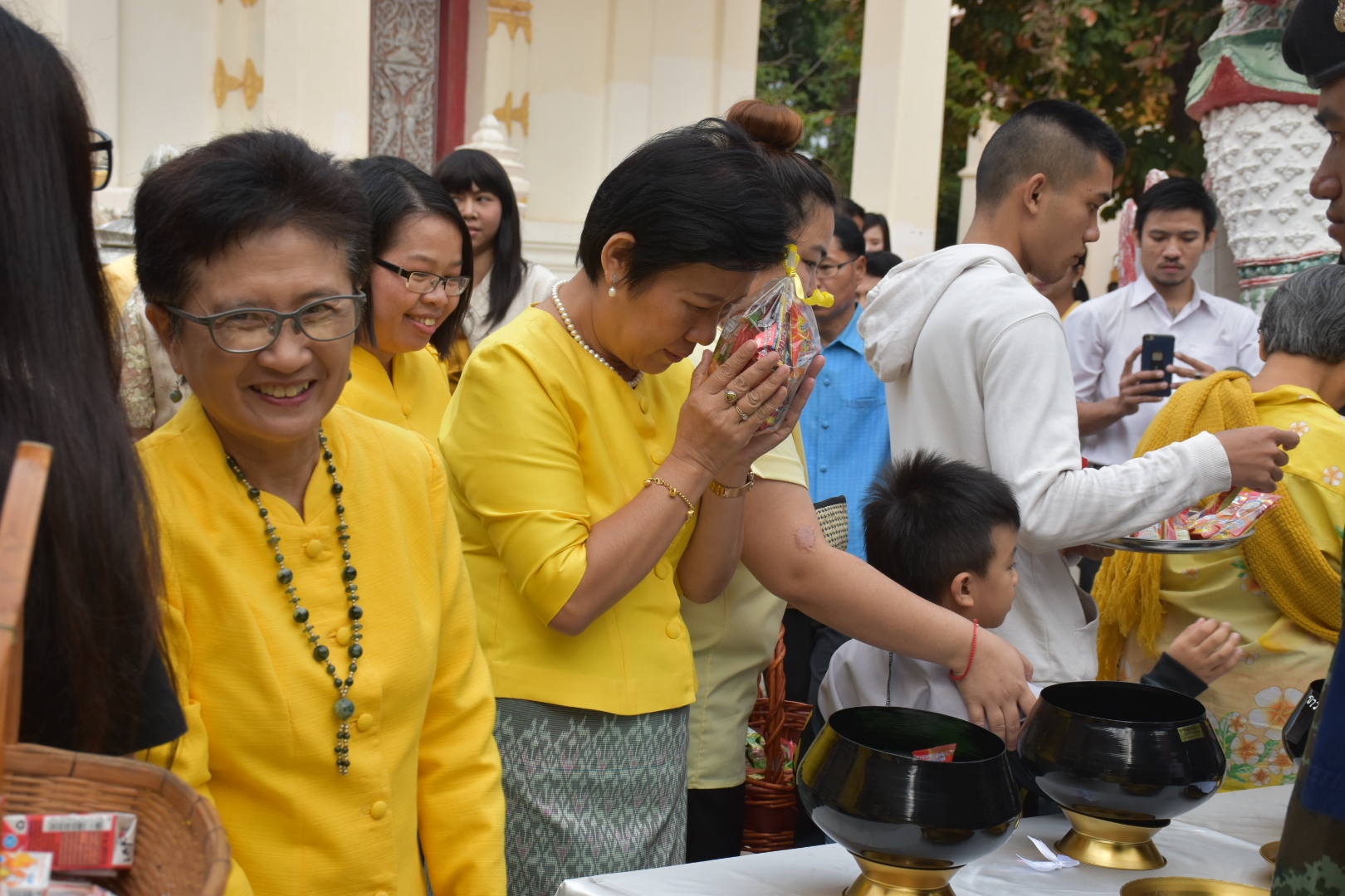 5 ธันวาคม 2560 พิธีทำบุญตักบาตรและเจริญพระพุทธมนต์ ถวายพระราชกุศล พระบาทสมเด็จพระปรมินทรมหาภูมิพลอดุลยเดช บรมนาถบพิตร เนื่องในวันคล้ายวันเฉลิมพระชนมพรรษา วันชาติ และวันพ่อแห่งชาติ