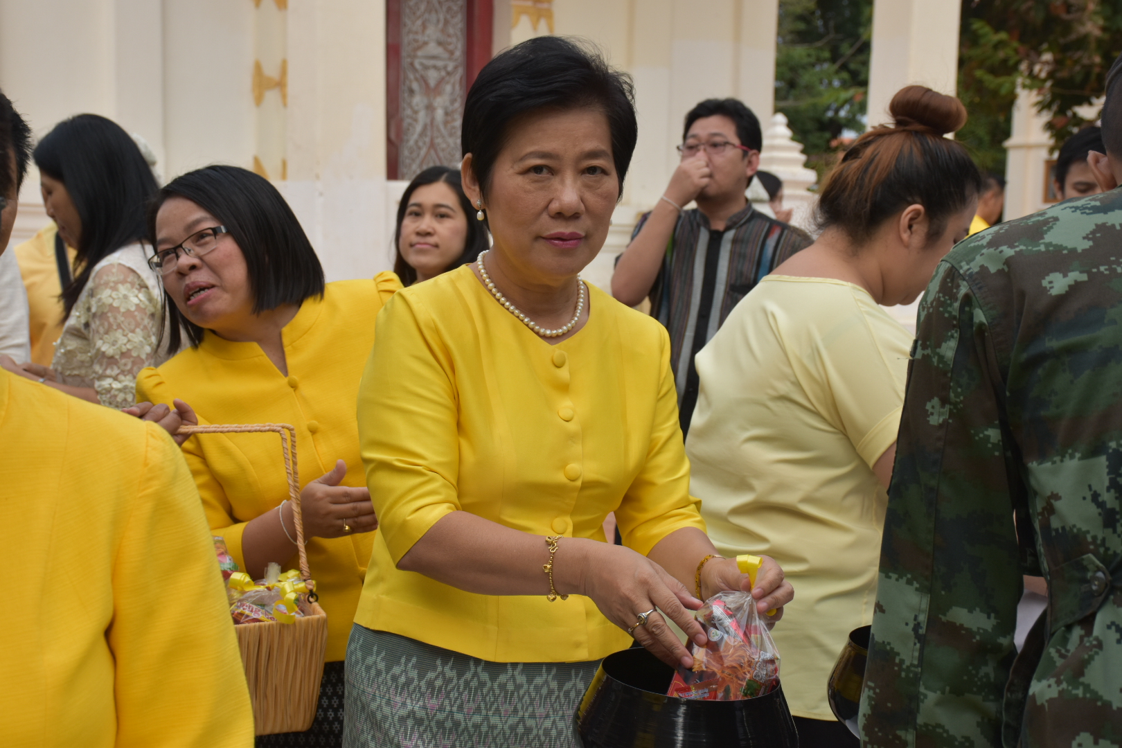 5 ธันวาคม 2560 พิธีทำบุญตักบาตรและเจริญพระพุทธมนต์ ถวายพระราชกุศล พระบาทสมเด็จพระปรมินทรมหาภูมิพลอดุลยเดช บรมนาถบพิตร เนื่องในวันคล้ายวันเฉลิมพระชนมพรรษา วันชาติ และวันพ่อแห่งชาติ