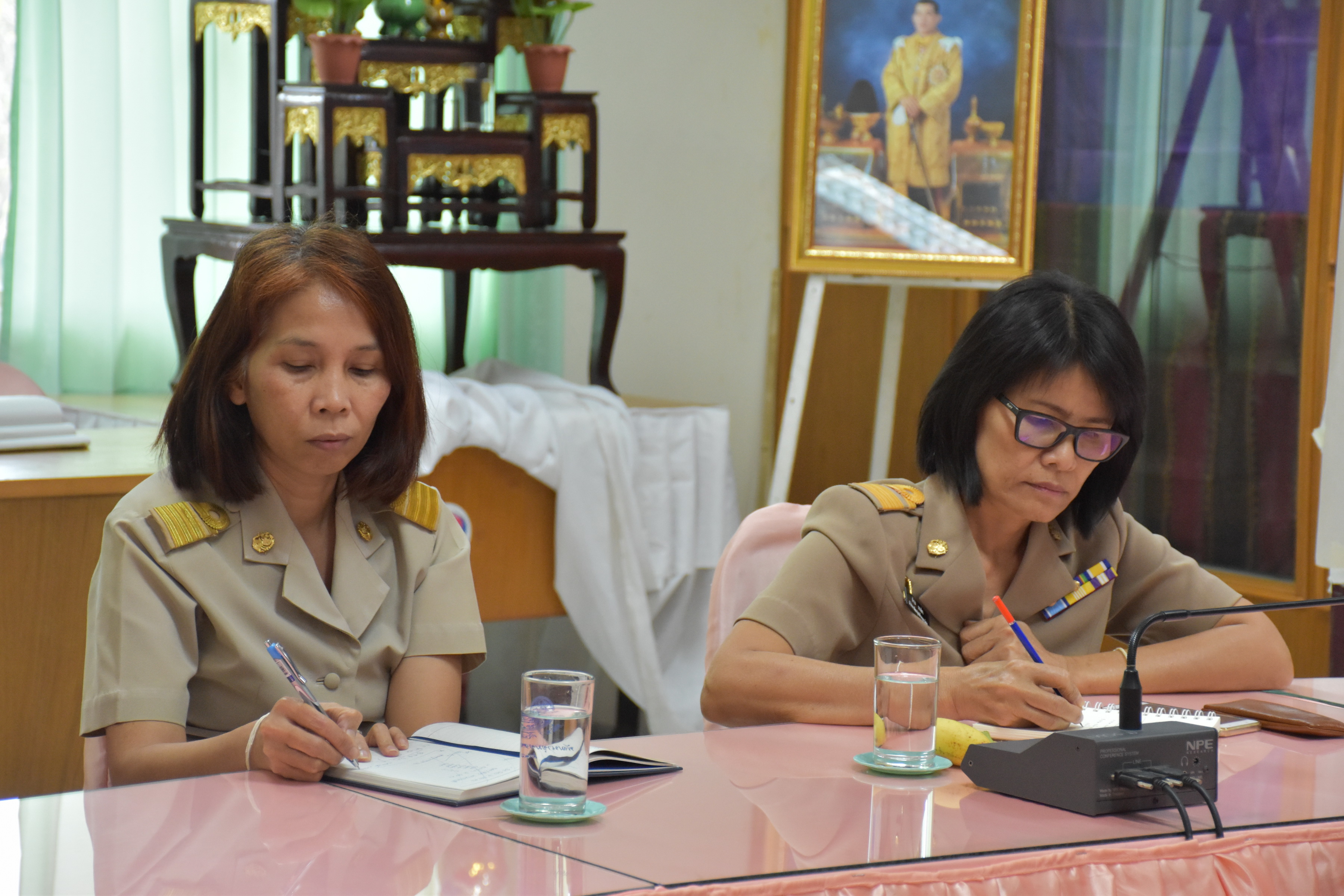 4 ธันวาคม 2560 การประชุมสำนักงานพัฒนาชุมชนจังหวัดมหาสารคาม เพื่อมอบหมายภาระหน้าที่การเปิดตลาดประชารัฐ (Kick Off) ในวันที่ 5 ธันวาคม 2560 เวลา 15.00 น. ณ ตลาดประชารัฐคนไทยยิ้มได้ อำเภอบรบือ จังหวัดมหาสารคาม