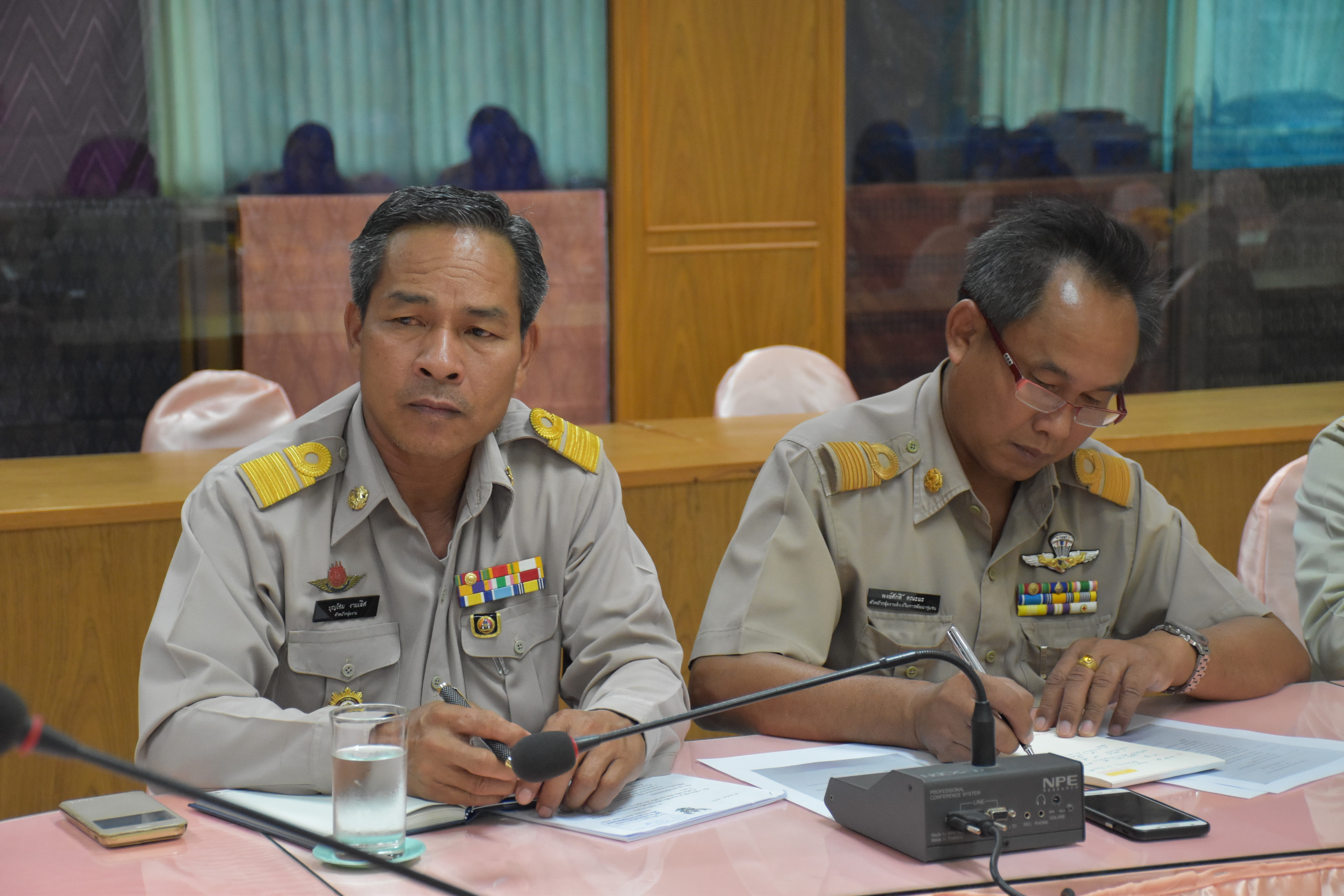 4 ธันวาคม 2560 การประชุมสำนักงานพัฒนาชุมชนจังหวัดมหาสารคาม เพื่อมอบหมายภาระหน้าที่การเปิดตลาดประชารัฐ (Kick Off) ในวันที่ 5 ธันวาคม 2560 เวลา 15.00 น. ณ ตลาดประชารัฐคนไทยยิ้มได้ อำเภอบรบือ จังหวัดมหาสารคาม