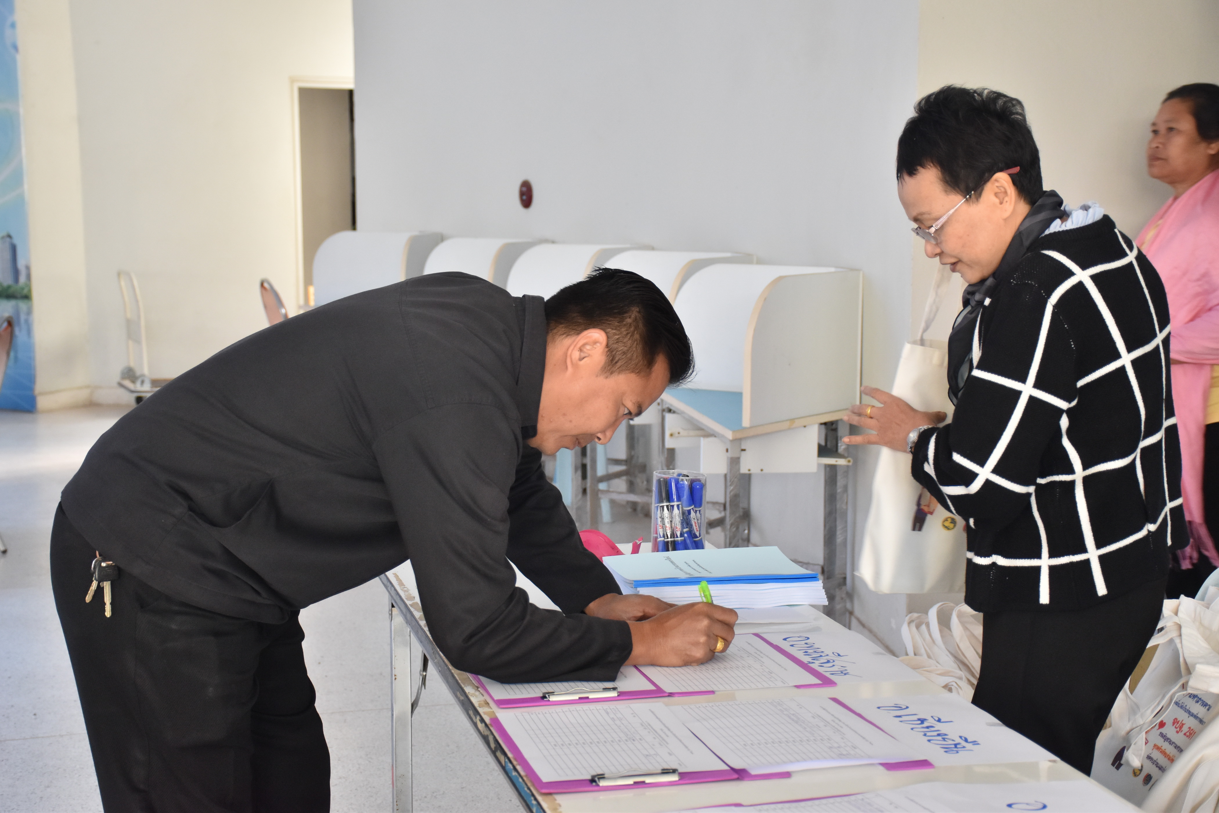 20 ธันวาคม 2560 โครงการฝึกอบรมผู้บันทึกข้อมูล เรื่อง การใช้งานโปรแกรมบันทึกและประมวลผลข้อมูล จปฐ. ปี 2561