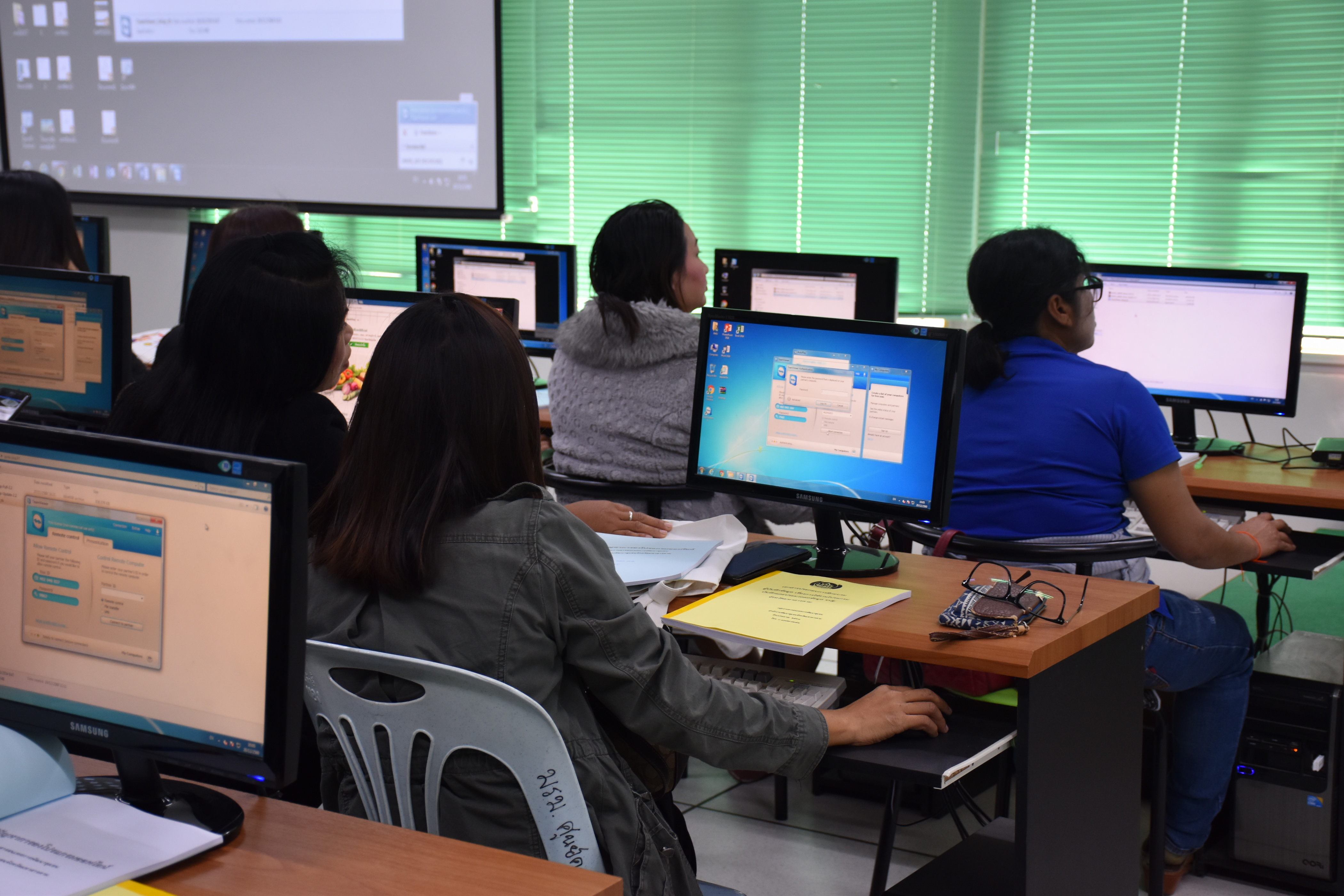 20 ธันวาคม 2560 โครงการฝึกอบรมผู้บันทึกข้อมูล เรื่อง การใช้งานโปรแกรมบันทึกและประมวลผลข้อมูล จปฐ. ปี 2561