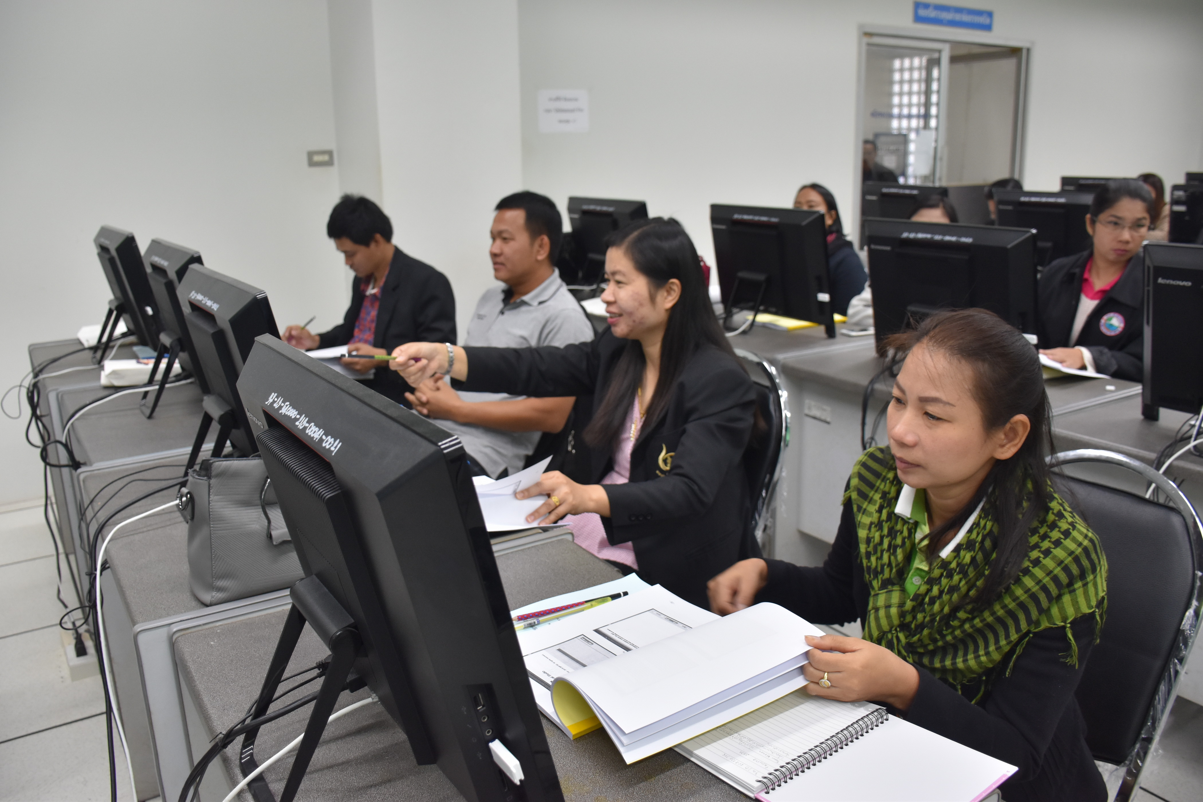 20 ธันวาคม 2560 โครงการฝึกอบรมผู้บันทึกข้อมูล เรื่อง การใช้งานโปรแกรมบันทึกและประมวลผลข้อมูล จปฐ. ปี 2561
