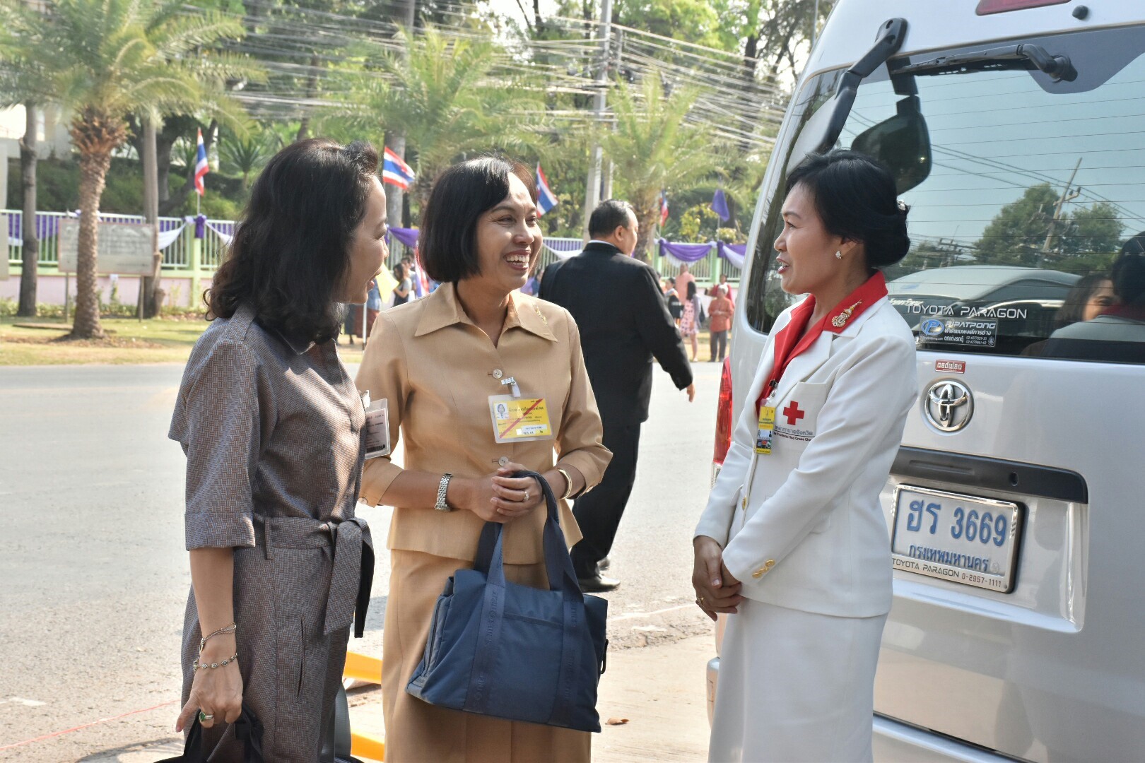 14 ธันวาคม 2560 สำนักงานพัฒนาชุมชนจังหวัดมหาสารคาม นำสิ้นค้าชุมชน สินค้า OTOP มาร่วมจำหน่าย ณ Outlet มหาวิทยาลัยมหาสารคาม
