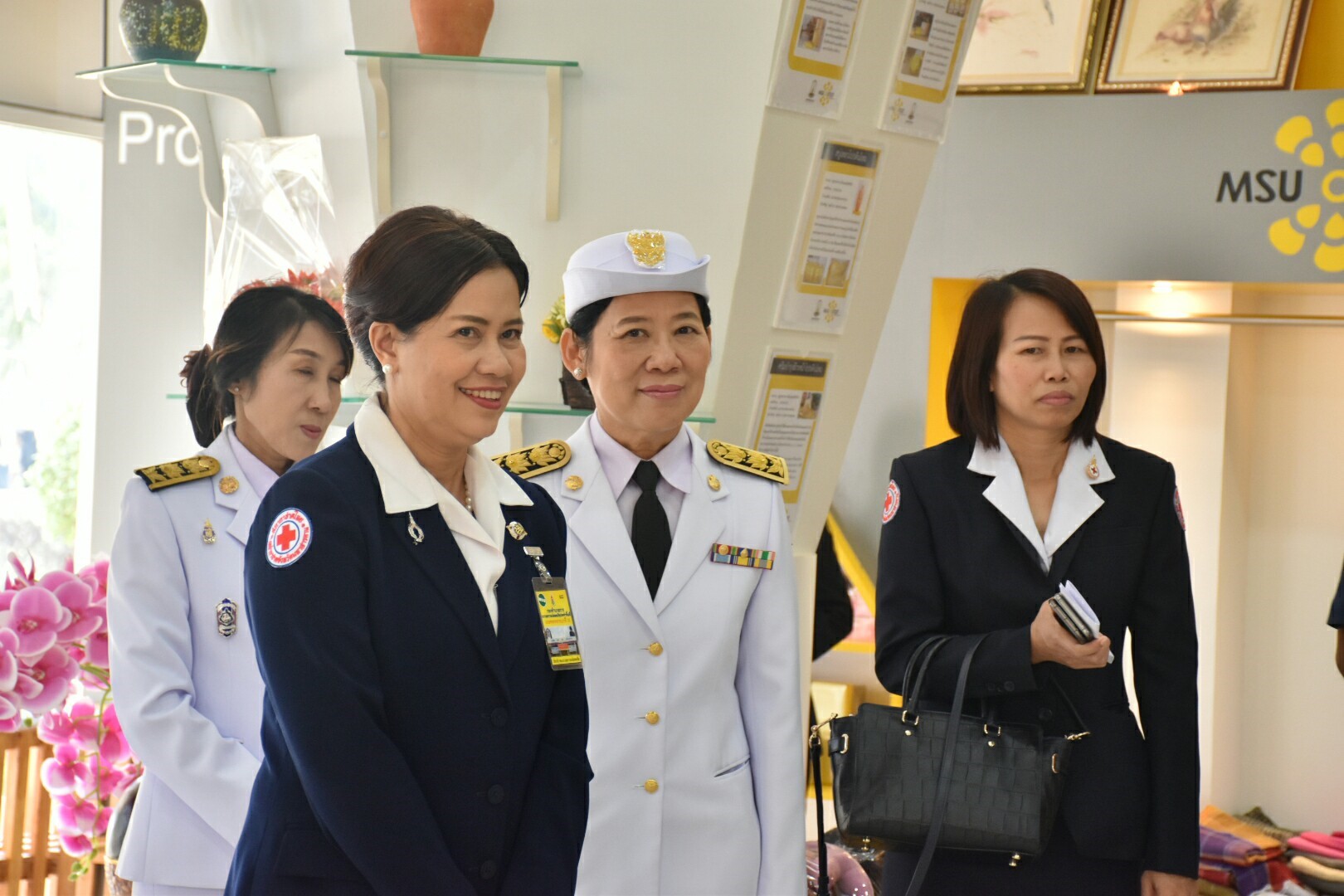 14 ธันวาคม 2560 สำนักงานพัฒนาชุมชนจังหวัดมหาสารคาม นำสิ้นค้าชุมชน สินค้า OTOP มาร่วมจำหน่าย ณ Outlet มหาวิทยาลัยมหาสารคาม