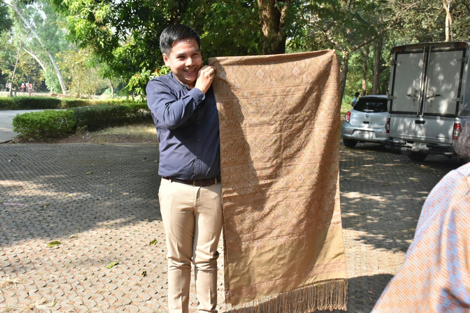14 ธันวาคม 2560 สำนักงานพัฒนาชุมชนจังหวัดมหาสารคาม นำสิ้นค้าชุมชน สินค้า OTOP มาร่วมจำหน่าย ณ Outlet มหาวิทยาลัยมหาสารคาม