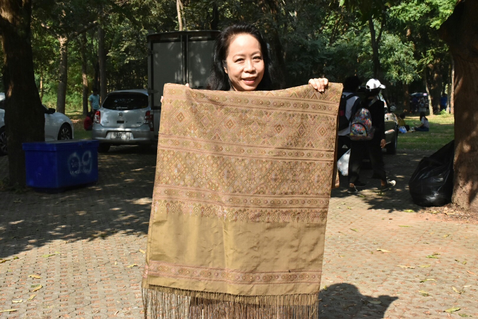 14 ธันวาคม 2560 สำนักงานพัฒนาชุมชนจังหวัดมหาสารคาม นำสิ้นค้าชุมชน สินค้า OTOP มาร่วมจำหน่าย ณ Outlet มหาวิทยาลัยมหาสารคาม