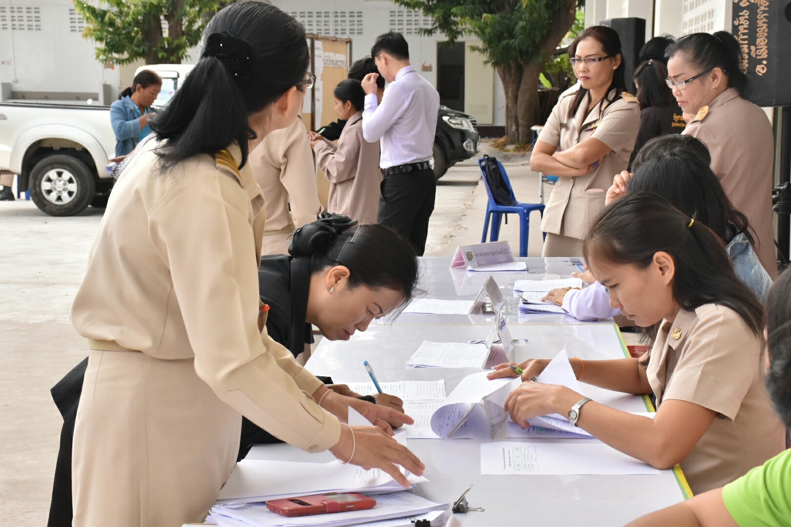 4 ธันวาคม 2560  นายเสน่ห์ นนทะโชติ ผู้ว่าราชการจังหวัดมหาสารคาม เป็นประธานเปิดการประชุมซักซ้อมผู้ประกอบการที่ลงทะเบียนโครงการตลาดประชารัฐ จังหวัดมหาสารคาม