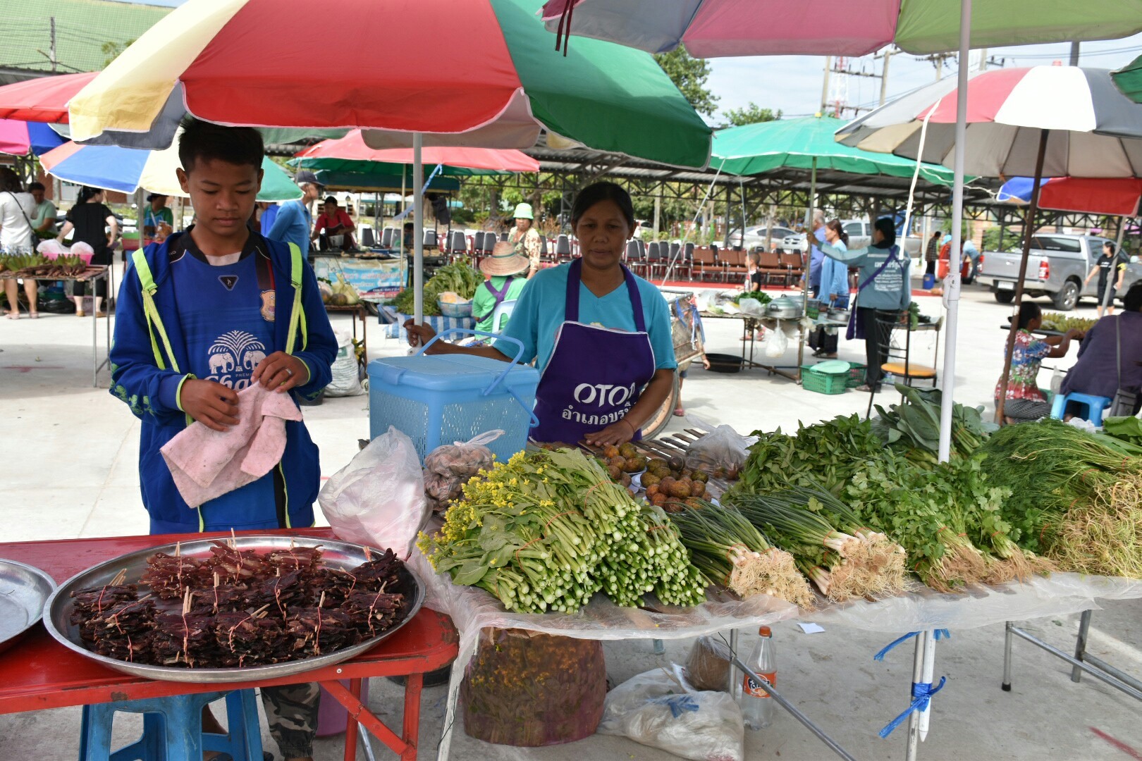 5 ธันวาคม 2560 กิจกรรม Kick Off ตลาดประชารัฐคนไทยยิ้มได้ จังหวัดมหาสารคาม ณ บริเวณตลาดประชารัฐคนไทยยิ้มได้ หน้าที่ว่าการอำเภอบรบือ จังหวัดมหาสารคาม